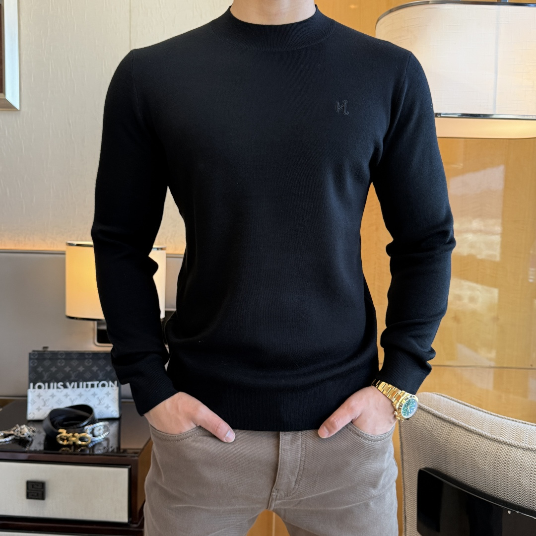 NO:683562,Hermès - 2025ss Autumn and Winter counter hot-selling wool sweater, casual and fashionable outer wear, a must-have for inner wear, custom-made imported worsted wool fabric, the fabric has a delicate feel, close to the body and is comfortable without digging into the flesh, and the upper body has a good shape. It is warm to wear, the counter logo design is very unique, the original quality and craftsmanship are definitely the highest version on the market. The top original version is awesome to wear. It is soft and crisp, not easy to deform. The seams and seams are very rigorous and elegant, absolutely the first-line OEM requirements!  Don’t miss it, male gods!  Size M-3XL,,hermes,19860909爱玛仕 - 2025ss秋冬专柜大爆款羊毛衫,休闲时尚外穿 内搭必备款,定制进口精纺绵羊毛面料,面料手感细腻,贴身舒适不扎肉,上身版型好 穿着保暖,专柜标志设计非常独特,原版品质与工艺 绝对市场最高版本 顶级原版穿着超赞 柔顺挺括,不易变形.锁边缝盘都非常严谨考究 绝对一线代工要求！男神们别错过！ 尺码 M-3XL,,hermes,,Men's clothing