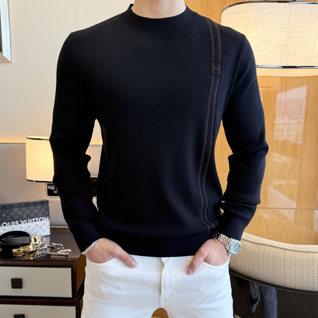 NO:712643,Hermès - 2025ss Autumn and Winter counter hot-selling boutique sweaters, casual and fashionable outer wear, a must-have for inner wear, custom-made imported sheep wool fabric, the fabric has a delicate feel, close to the body and is comfortable without digging into the flesh, and the upper body has a good shape. It is warm to wear, and the counter logo design is very unique. The original quality and craftsmanship are definitely the highest version on the market. The top original version is awesome to wear. It is soft and crisp, not easy to deform. The seams and seams are very rigorous and elegant. Absolutely the first-line OEM requirements!  Don’t miss it, male gods!  Size M-3XL,,hermes,19860909爱玛仕 - 2025ss秋冬专柜大爆款精品毛衫,休闲时尚外穿 内搭必备款,定制进口绵羊毛面料,面料手感细腻,贴身舒适不扎肉,上身版型好 穿着保暖,专柜标志设计非常独特,原版品质与工艺 绝对市场最高版本 顶级原版穿着超赞 柔顺挺括,不易变形.锁边缝盘都非常严谨考究 绝对一线代工要求！男神们别错过！ 尺码 M-3XL,,hermes,,Men's clothing