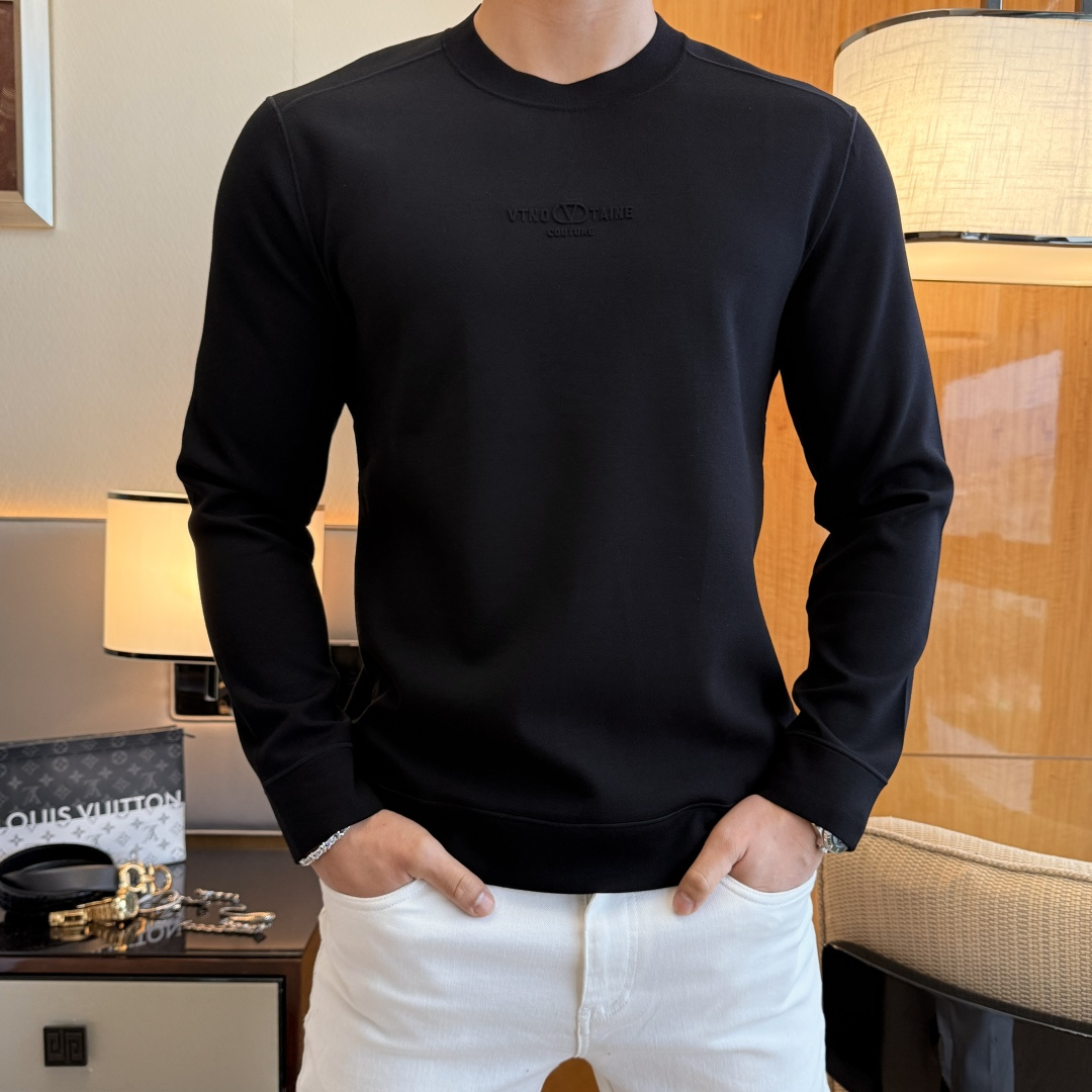 NO:726911,Exchange Valentino after the year - ss's latest hot new style in autumn, the highest version of fashionable pullover sweatshirt, a classic that must be released every year. Favored and respected by major stars, it uses high-end European cotton blended fabrics, heavy craftsmanship, original hardware accessories and logo design, soft and smooth, and dense texture!  Stylish upper body!  One of the impeccable must-have styles for autumn!  M-3XL,,valentino,hoodie,sweatshirts,19860909年后退换华伦天奴 - ss秋季大爆新款,最高版本时尚套头卫衣、每年必出的经典之作.受各大明星的青睐推崇,精选高端欧棉混纺面料,重工艺制作,原版五金辅料logo设计,柔软顺滑,质地密实！上身时尚有型！秋季无可挑剔必选款式之一！M-3XL,,valentino,hoodie,sweatshirts,,Men's clothing