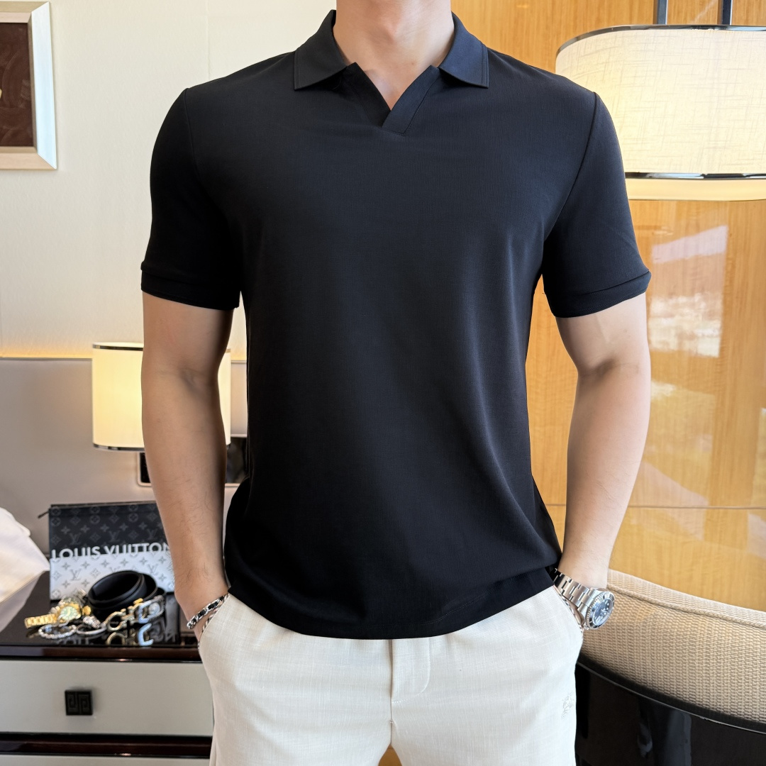 NO:835427,Zegna - 2026ss new polo collar short-sleeved series for the Spring and Summer Year of the Horse. Selected high-quality double linen cotton fabrics, fashionable big-name element logo design, awesome upper body shape, fine, comfortable and breathable fabrics, super good-looking with any combination, a must-have for fashionable men!  Sizes M-3XL can fit up to 200 pounds!  ,,zegna,T-shirt,19860909杰尼娅- 2026ss马年春夏新款polo领短袖系列.精选优质双麻棉面料,时尚大牌元素logo设计,上身版型超赞,面料细腻舒适透气,随意搭配都超级好看时尚型男必备款哦！尺码M-3XL 最大可穿200斤！,,zegna,T-shirt,,Men's clothing