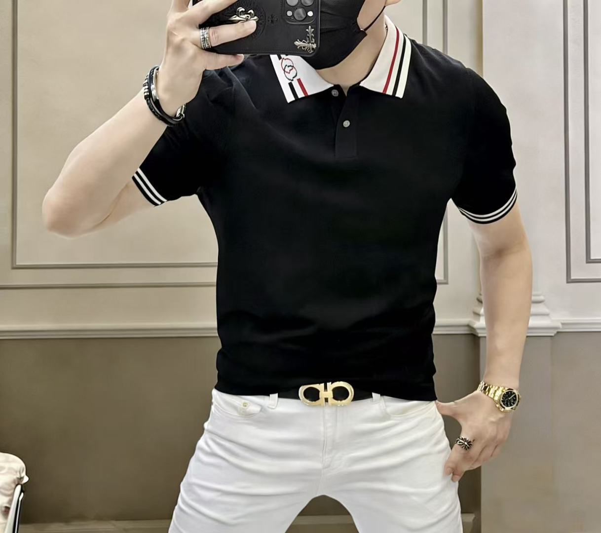 NO:858035,Mengkou - 2026ss Year of the Horse Spring and Summer's latest high-quality knitted short-sleeved T-shirt, made of customized imported soft Yilite fabrics, embellished with fashionable big-name element logos, breathable fabrics, delicate and soft texture, cool and smooth against the body. Moisture-wicking, simple and generous yet fashionable, three-dimensional tailoring, super stylish upper body!  A must-have for fashionistas, sizes M-3XL, can be worn up to 190 pounds!  ,,Moncler,T-shirt,tees,t-shirt,19860909蒙口 - 2026ss马年春夏最新大爆款精品针织短袖T恤,定制进口轻柔伊力特面料,时尚大牌元素logo点缀,会呼吸的面料,质感细腻柔软,贴身冰爽顺滑.吸湿排汗,简约大方又不失时尚,版型立体裁剪,上身超有型！时尚潮人必备款 尺码M-3XL 最大可穿可穿190斤！,,Moncler,T-shirt,tees，t-shirt,,Men's clothing