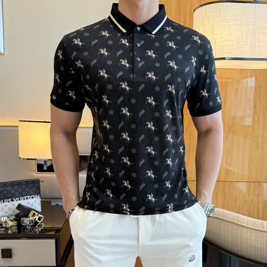 NO:776637,Paul - 2026ss Year of the Horse spring and summer new polo collar digital printed short-sleeved series. Selected high-quality double mercerized cotton fabrics, fashionable big-name element logo design, awesome upper body shape, fine, comfortable and breathable fabrics, super good-looking and a must-have for fashionable men with any combination!  Sizes M-3XL can fit up to 200 pounds!  ,,T-shirt,19860909保罗 - 2026ss马年春夏新款polo领数码印花短袖系列.精选优质双丝光棉面料,时尚大牌元素logo设计,上身版型超赞,面料细腻舒适透气,随意搭配都超级好看时尚型男必备款哦！尺码M-3XL 最大可穿200斤！,,T-shirt,,Men's clothing
