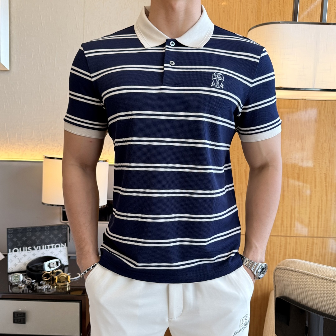 NO:858100,Bc - 2026ss New Year of the Horse spring and summer new polo collar short-sleeved series. Selected high-quality double mercerized pique cotton fabrics, fashionable big-name element logo design, awesome upper body shape, fine, comfortable and breathable fabrics, super good-looking and a must-have for fashionable men with any combination!  Sizes M-3XL can fit up to 200 pounds!  ,,T-shirt,19860909Bc - 2026ss马年春夏新款polo领短袖系列.精选优质双丝光珠地棉面料,时尚大牌元素logo设计,上身版型超赞,面料细腻舒适透气,随意搭配都超级好看时尚型男必备款哦！尺码M-3XL 最大可穿200斤！,,T-shirt,,Men's clothing