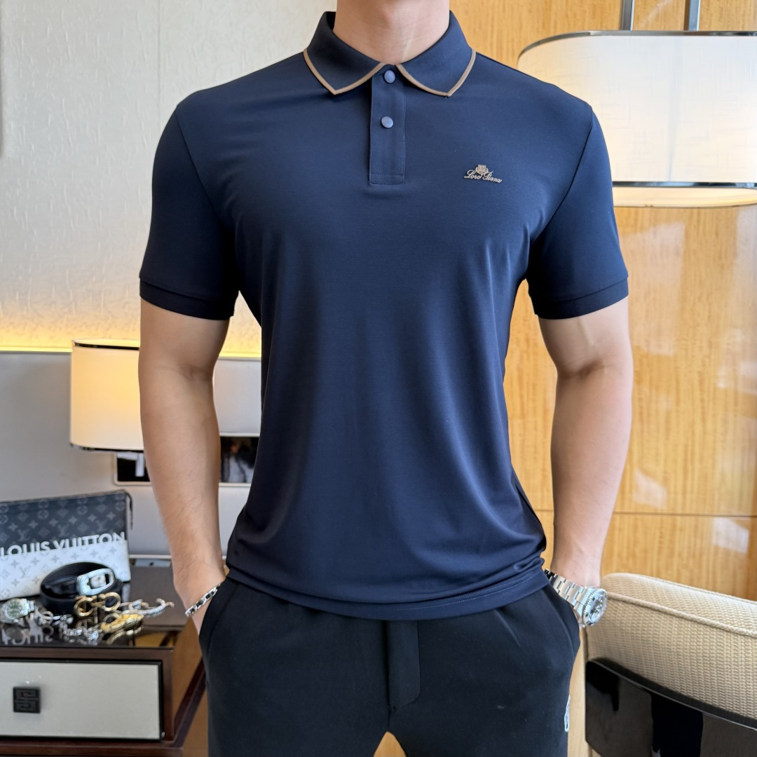 NO:846168,LP Nuoyo - 2026ss New Year of the Horse spring and summer new polo collar short-sleeved series. Selected high-quality long-staple cotton fabrics, fashionable big-name element logo design, awesome upper body shape, fine, comfortable and breathable fabrics, super good-looking and a must-have for fashionable men with any combination!  Sizes M-3XL can fit up to 200 pounds!  ,,loro piana,T-shirt,19860909LP诺悠- 2026ss马年春夏新款polo领短袖系列.精选优质长绒棉面料,时尚大牌元素logo设计,上身版型超赞,面料细腻舒适透气,随意搭配都超级好看时尚型男必备款哦！尺码M-3XL 最大可穿200斤！,,loro piana,T-shirt,,Men's clothing