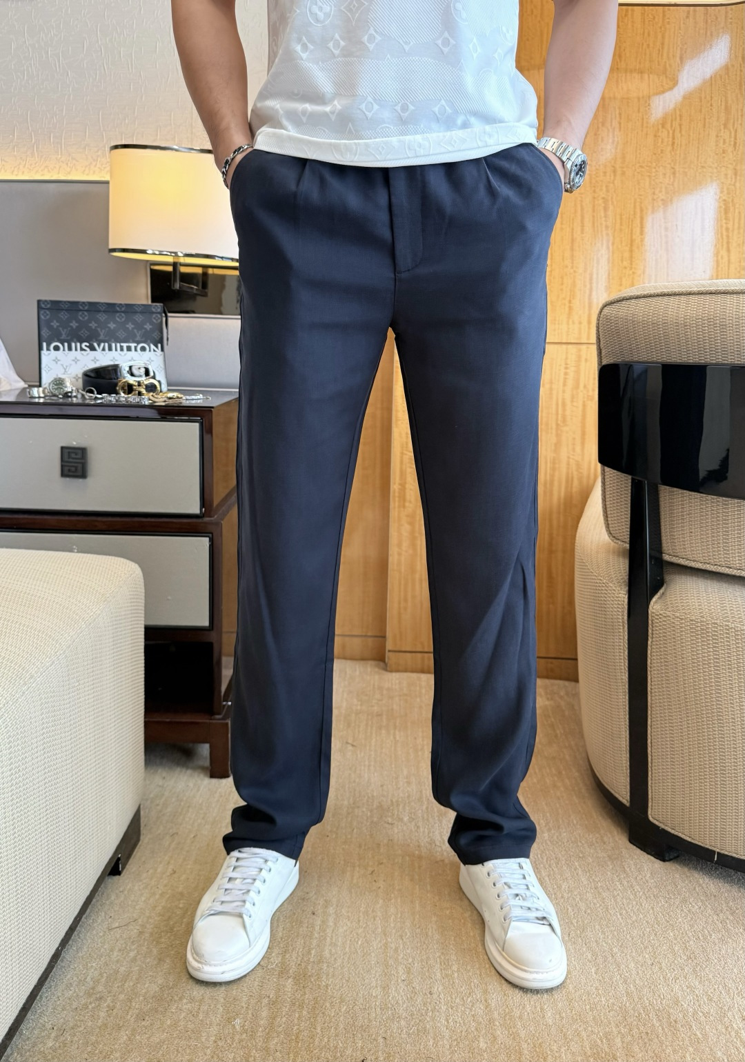NO:847800,LP Noyo - 2026ss Year of the Horse spring and summer counters are simultaneously popular linen casual pants. This season's must-have versatile style, the upper body is extremely outstanding, super versatile style, the original version is reproduced 1:1, complete with three labels!  The counter is designed with the latest fashion elements, imported custom-woven high-quality linen and cotton fabrics, with super good styles, a must-have for casual fashion!  Highly recommended size 30-40, loro piana,19860909LP诺悠 - 2026ss马年春夏专柜同步大爆款麻料休闲裤,本季必入百搭款式,上身极为出挑,超级百搭款 ,原版1:1复刻,三标齐全！专柜最新时尚元素设计,进口定织高品质麻棉面料,版型超好,休闲时尚必备！强烈推荐款 尺码 30-40,,loro piana,,Men's clothing