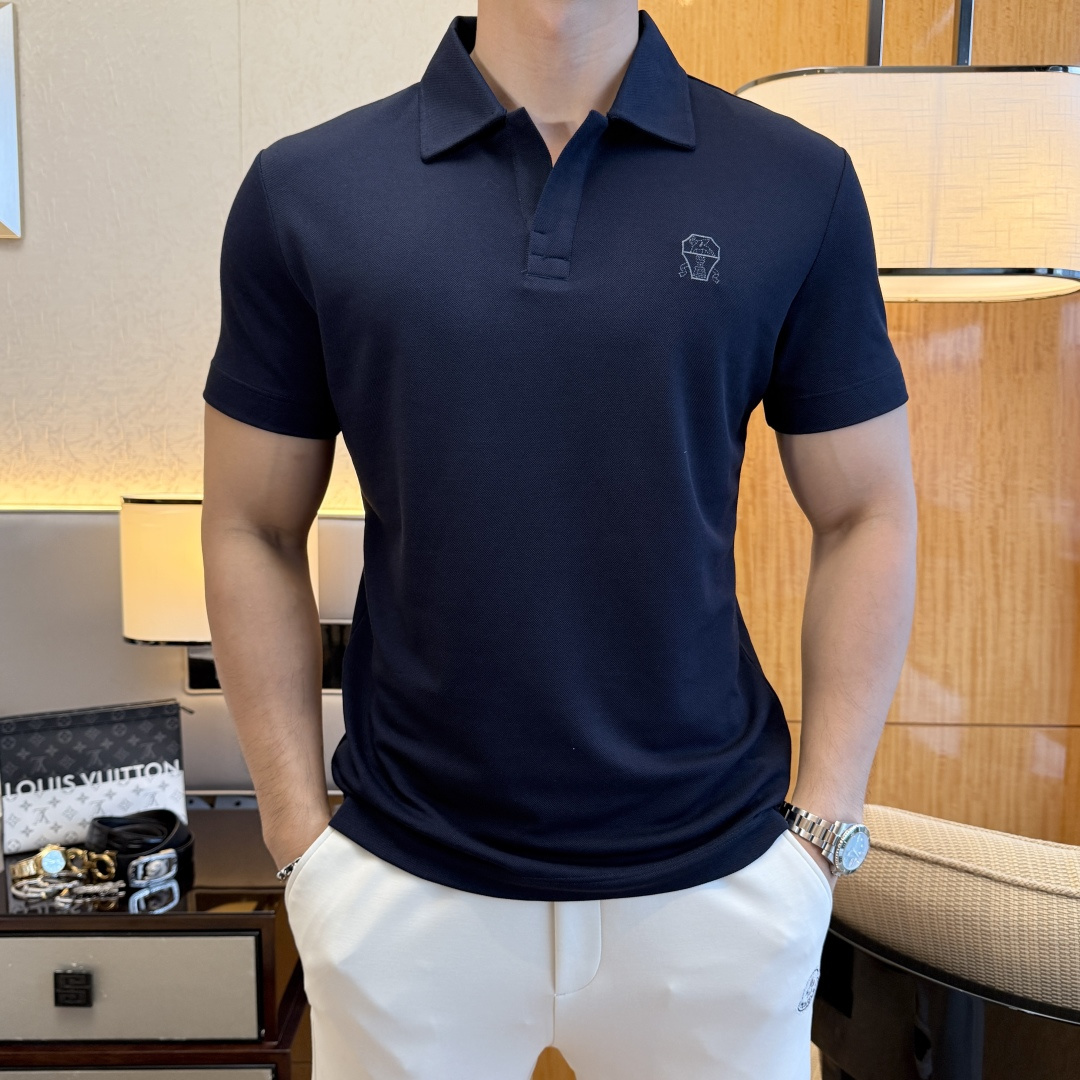 NO:914866,Bc- 2026ss New Year of the Horse spring and summer new polo collar short-sleeved series. Selected high-quality long-staple cotton fabrics, fashionable big-name element logo design, awesome upper body shape, fine, comfortable and breathable fabrics, super good-looking with any combination, a must-have for fashionable men!  Sizes M-4XL can fit up to 200 pounds!  ,,T-shirt,19860909Bc- 2026ss马年春夏新款polo领短袖系列.精选优质长绒棉面料,时尚大牌元素logo设计,上身版型超赞,面料细腻舒适透气,随意搭配都超级好看时尚型男必备款哦！尺码M-4XL 最大可穿200斤！,,T-shirt,,Men's clothing