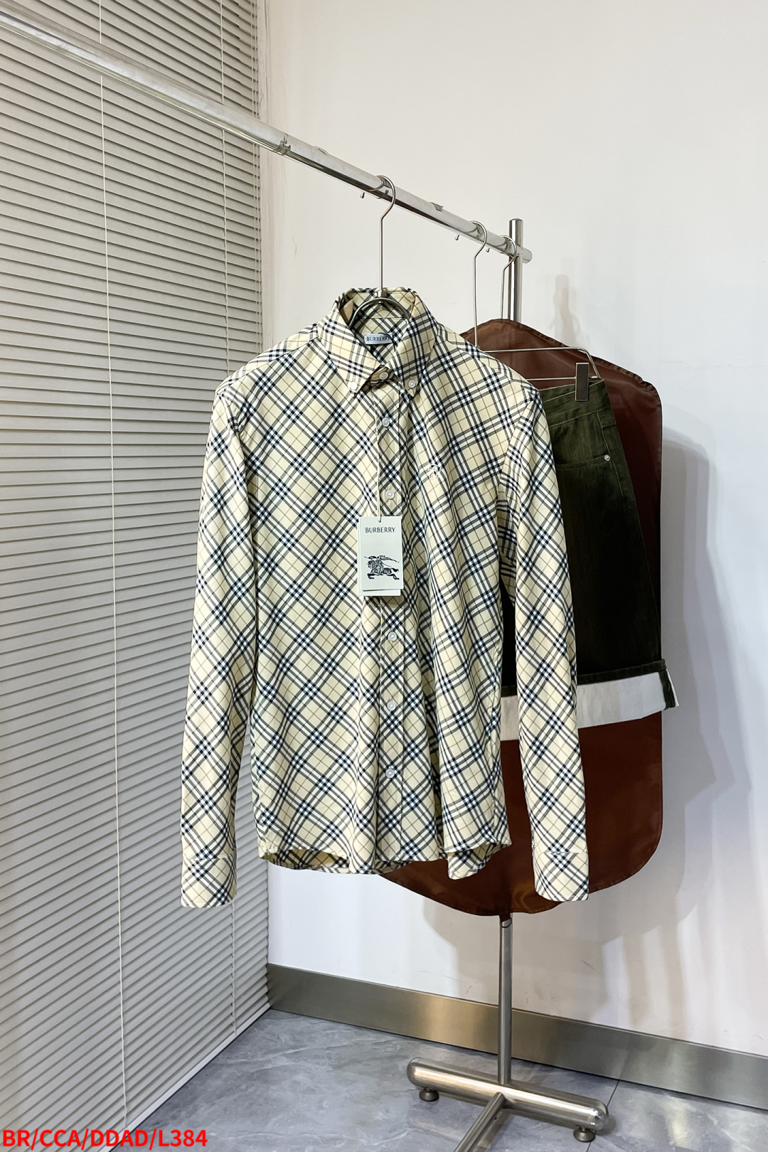 NO:732743,L384 BR H931 BRburberry 2026 new diagonal plaid collar button-down shirt, same style for men and women, purchasing version, S M L XL XXL complete with three standards (),,burberry,burberry,shirts,19860909L384 BR H931 BRburberry巴宝莉2026新款斜格纹领尖扣衬衫,男女同款,代购版本,S M L XL XXL 三标齐全（）,,burberry,burberry,shirts,,Men's clothing