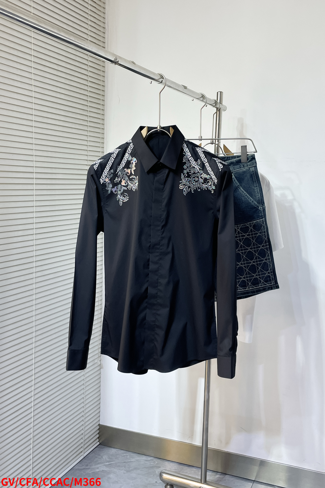 Luxurious Cotton Pony Shirt with High-End Fashion Aesthetic Design - 图片 1