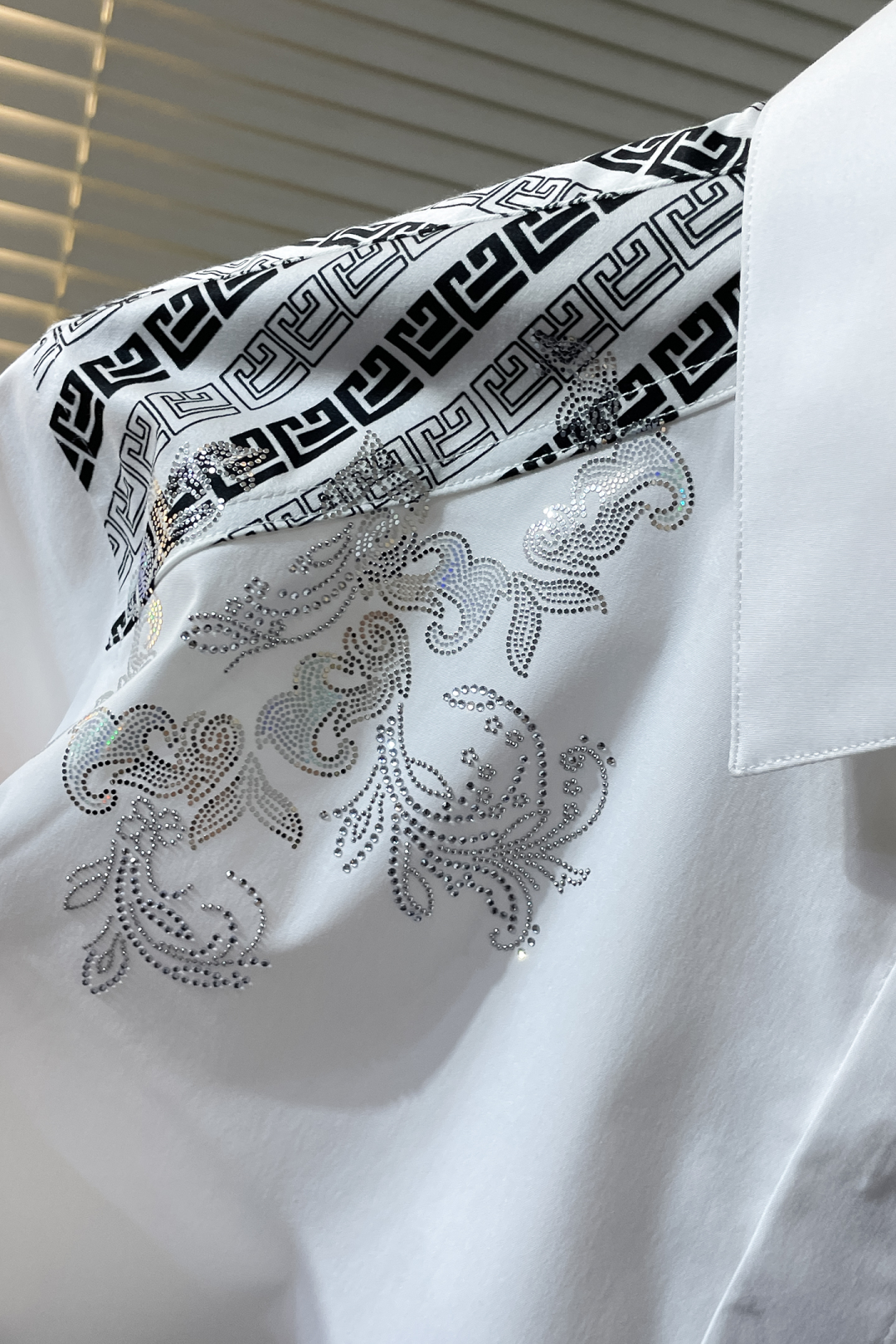 Luxurious Long-Sleeved Cotton Shirt: High-End Fashion Aesthetic Design, Noble Materials, Exquisite Details. - 图片 5