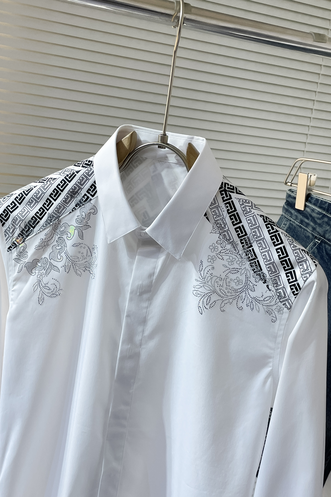 Luxurious Long-Sleeved Cotton Shirt: High-End Fashion Aesthetic Design, Noble Materials, Exquisite Details. - 图片 3