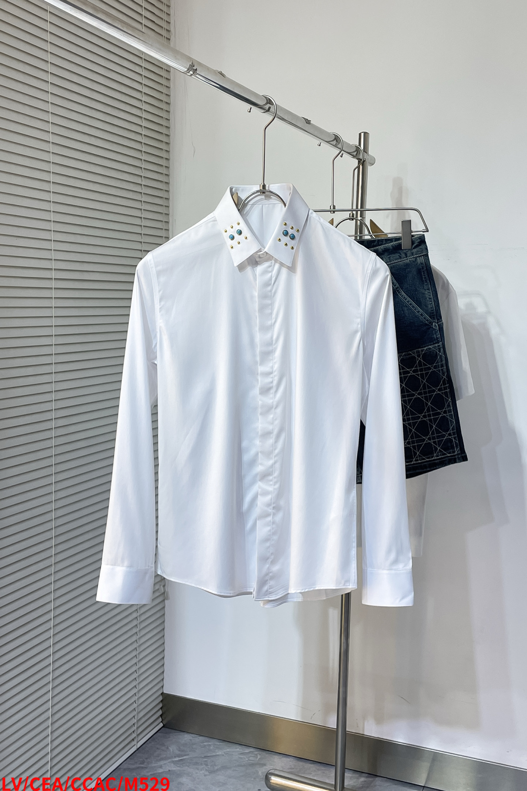 Alternative view of Louis Vuitton Shirt M529 09725