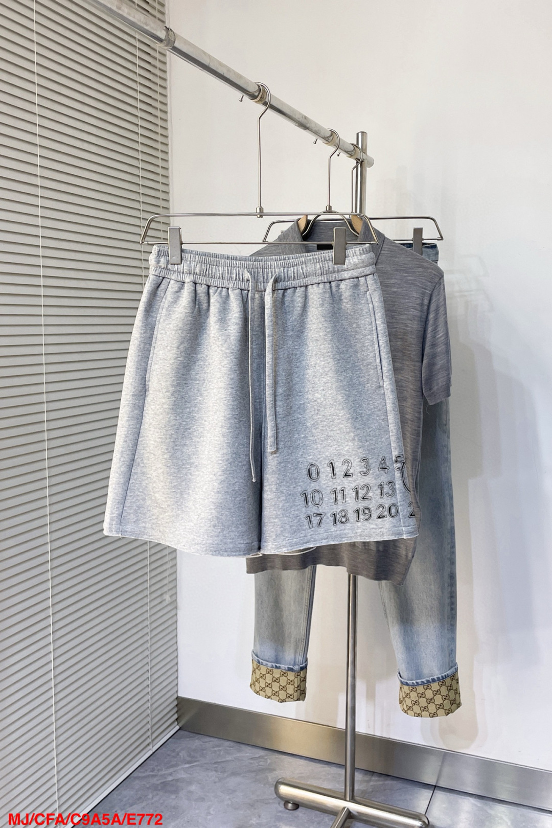 “Magila 25 Spring and Summer New Shorts: Modern, Quality, Innovative Design” - 图片 1
