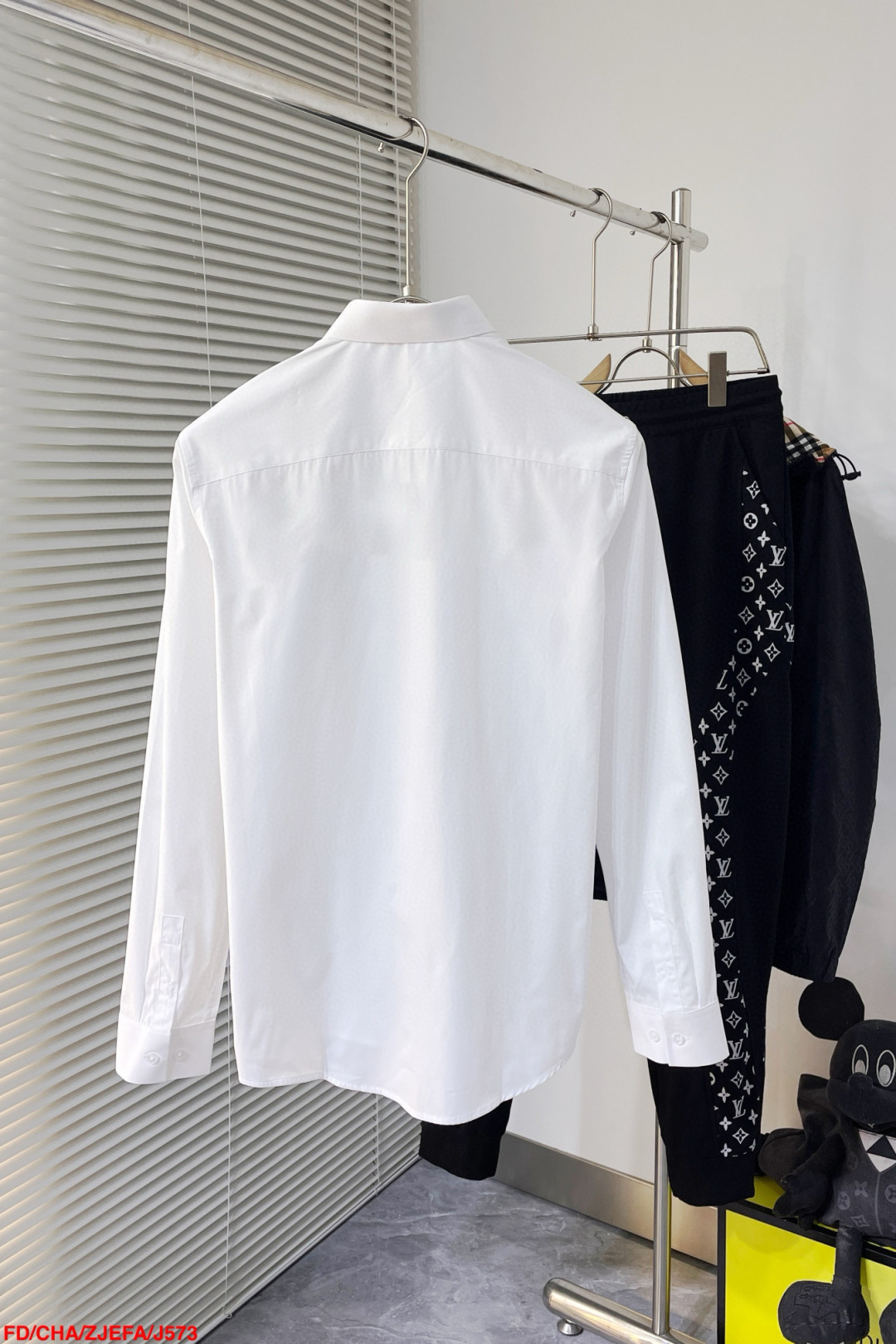 Luxury Men’s Cotton Shirt by FD-FENDI: Comfortable, High-End, Original Fabric, Stylish Fit. - 图片 3