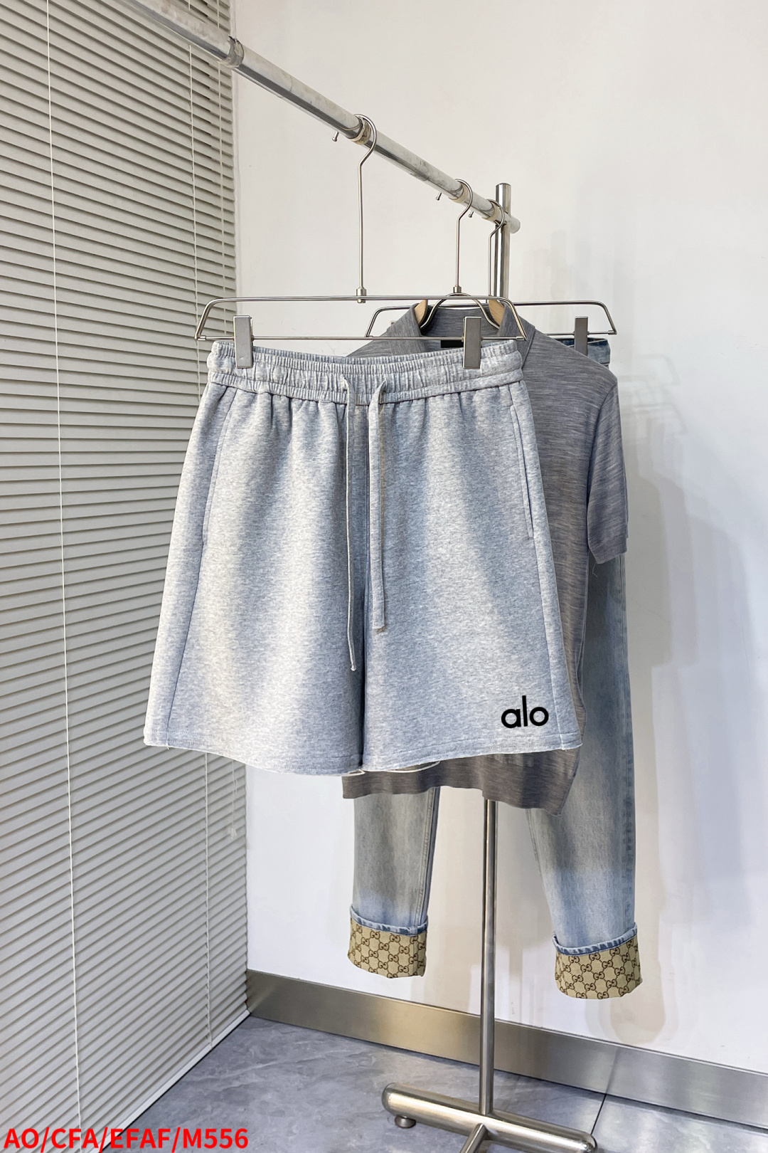 NO:429726,M556 AIO 25 spring and summer new shorts This minimalist expresses a modern attitude. Face cloth 63.1 cotton 36.9 polyester Qianwei Ultra-thin composite fabric The overall texture is more powerful and carries the spirit of innovation. The iconic enamel logo adds the finishing touch M-2XL jin no problem (095) Waist circumference elastic pants long legs circumference hip circumference foot circumference M 72-84 50 3362 33 33 L74-88 513464 3434 XL76-905235 66 3535 2XL 80-965336 68 3636 size M-2XL,, shorts, alexander wang19860909M556 AIO 25春夏新款短裤 这款极简表达现代态度.面布63.1棉36.9聚酯倩维 超薄复合面料 整体更显质感有力 承载创新精神, 标志性的涂珐琅徽标平添点睛之笔 M-2XL 斤没有问题（095）  腰围弹力裤长腿围 臀围 脚口 腿围 M 72-84 50 3362 33 33 L74-88 513464 3434 XL76-905235 66 3535 2XL 80-965336 68 3636尺码M-2XL,,shorts,alexander wang,Men's clothing