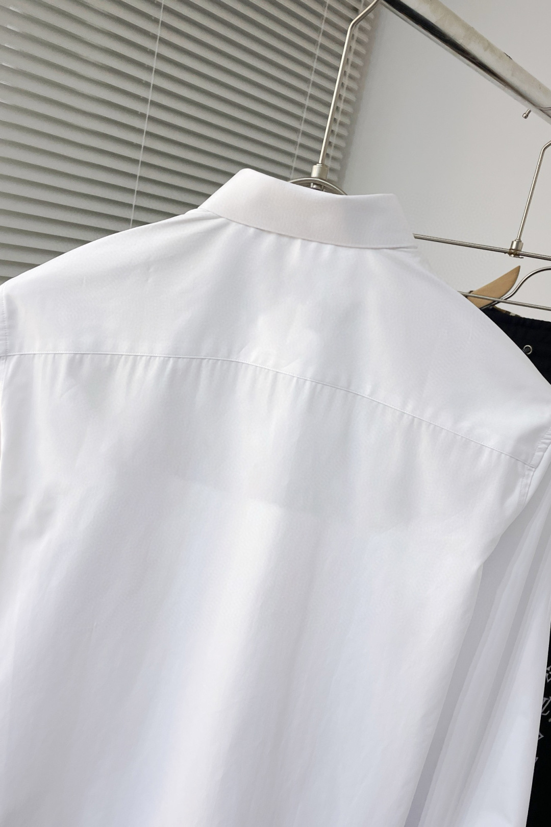 “High-Quality MJ Magira Long-Sleeved Shirt with Original Technology Fabrics, Classic Logo Design” - 图片 7
