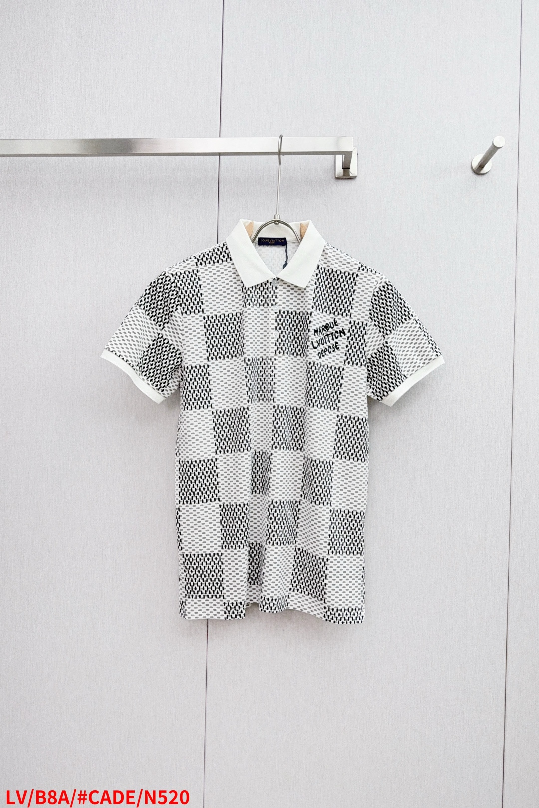 NO:432154,N520 LV High-version Purchase level High-end polo series!  This year's new polo lining!  This batch of company's original foreign trade list, quality rod lapel-edged bead-floor mesh cotton Polo shirt short sleeves, original bead-floor cotton fabric, can be business and casual!  2025 new high-quality lapel POLO shirt, classic embroidered letter lifting, exquisite workmanship, official website synchronization, fashionable and versatile. Number of code M-3XL complete three standards, louis vuitton, T-shirt, alexander wang19860909N520 LV 高版本 代购级别 高端polo系列！今年新款polo衬 ！此批公司外贸原单,品质杆杆的 翻领镶边珠地网眼棉Polo衫短袖,原版珠地棉面料,可商务可休闲！2025新款高品质翻领POLO衫,经典刺绣字母提,做工精致,官网同步,时尚百搭 码数M-3XL 三标齐全,,louis vuitton,T-shirt,alexander wang,Men's clothing