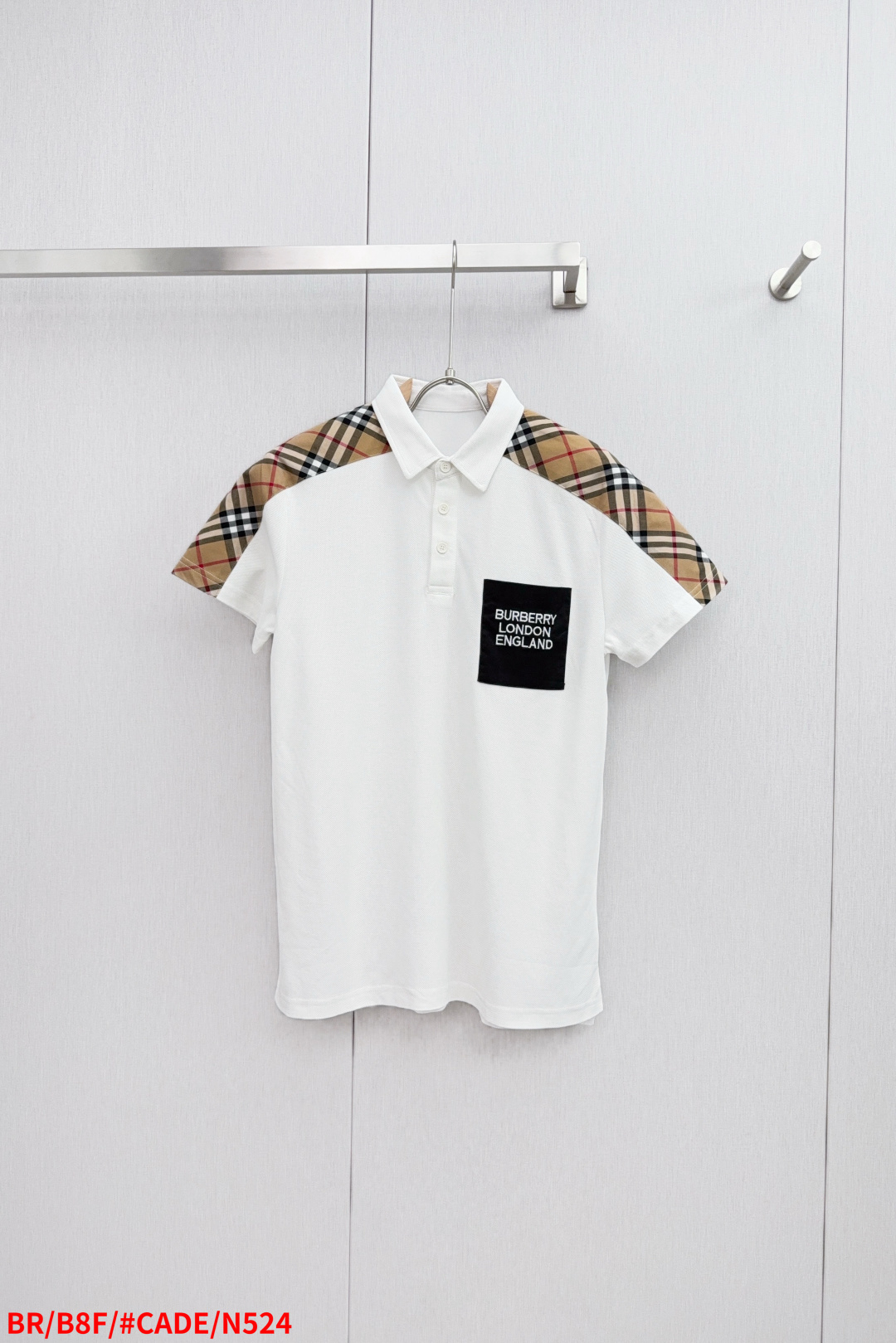 NO:432178,N524 BR Burberry New Spring and Summer Short-sleeved Lapel T-shirt polo, high-end custom high-end mercerated fabric simple and fashionable, W color matching is super beautiful!  Classic logo simple and elegant style!  Full of high-end feel, wearable in all seasons. Simple European style official website is on sale. The code number M-XXXL is complete with three standards, burberry, T-shirt, tees, t-shirt, alexander wang19860909N524 BR 巴宝莉 新款春夏短袖翻领T恤polo,高版本客供定制高端丝光面料简单时尚款,w配色超级好看！经典logo简单大方的款式！满满的高级感,四季可穿.简欧风格官网在售 码数M-XXXL 三标齐全,,burberry,T-shirt,tees，t-shirt,alexander wang,Men's clothing