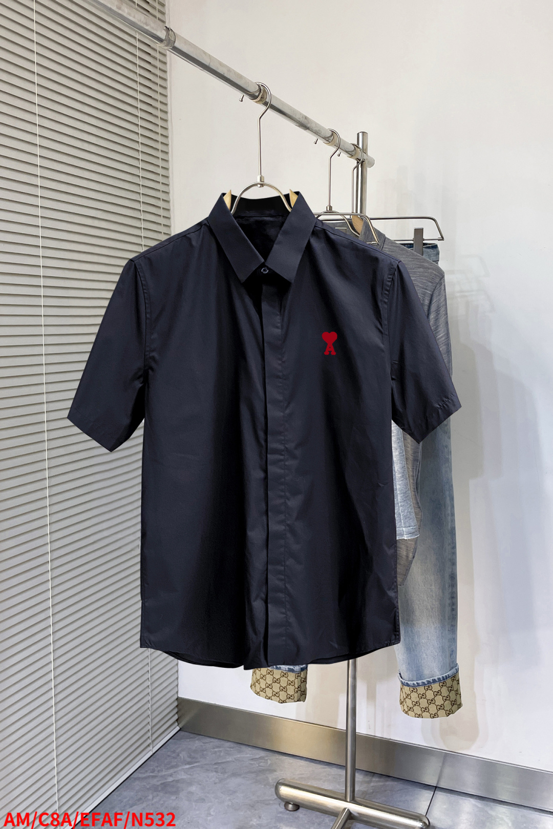 Luxurious Short-Sleeved Shirt: Natural Cotton, High-End, Comfortable, One-Size. - 图片 1
