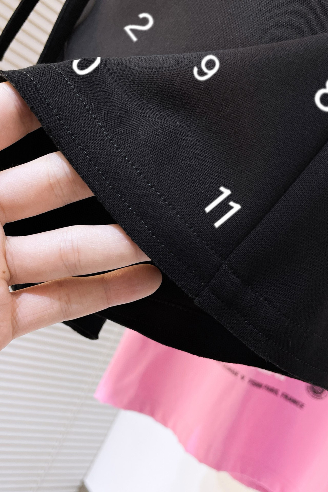 “Modern Attitude Expressed: Magila 25 New Shorts in Thin Composite Fabric” - 图片 8