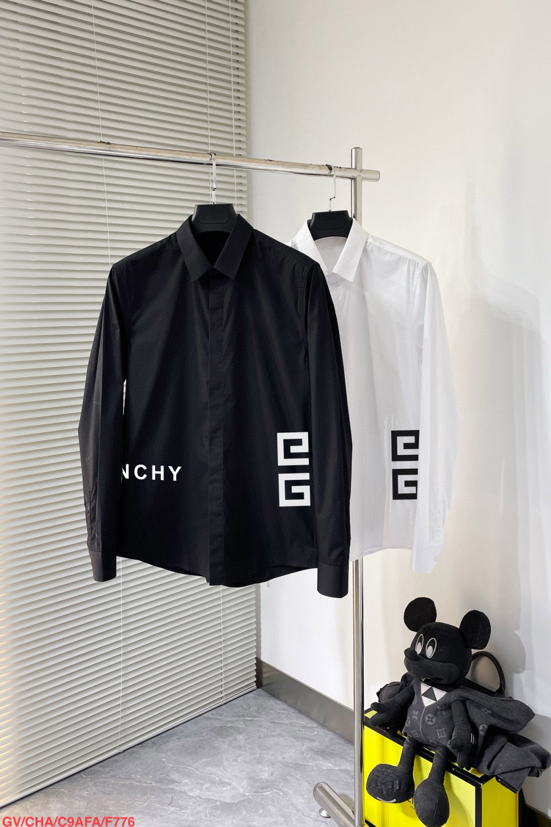 “Sanshi Men’s Shirt: 100% Natural Cotton, Comfortable, Luxurious, Size 38-42 (995)” - 图片 1