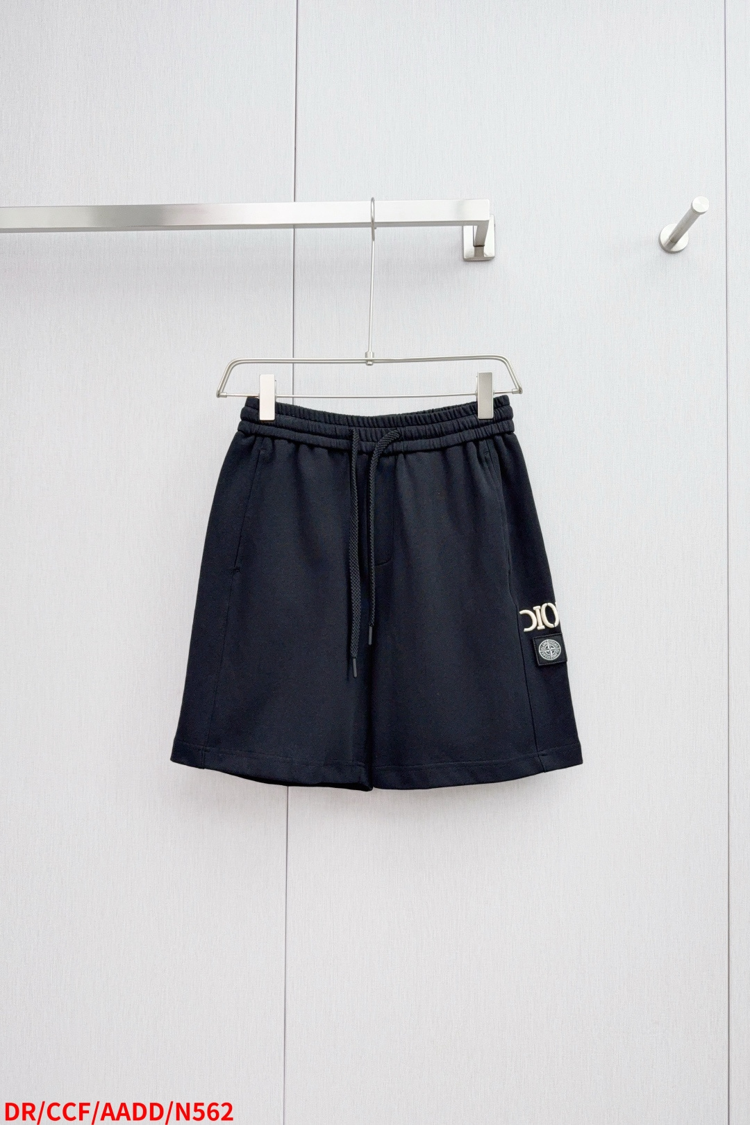 NO:442784,N562 DR Dior 2025 Classic Small Label Logo Embroidery uses 360g pure cotton fabric, high-end quality, simple, fashionable and versatile, Size M-3XL,,dior,alexander wang19860909N562 DR 迪奥 2025经典小标Logo刺绣 采用360g纯棉面料 高端品质 简约时尚百搭 码数 M-3XL,,dior,alexander wang,Men's clothing