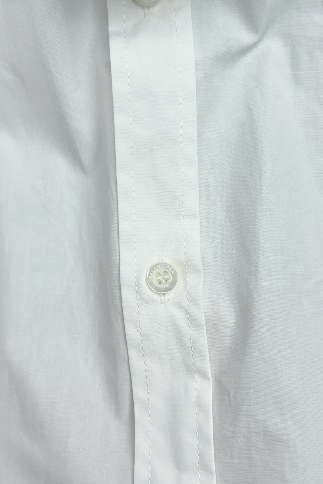 Balenciaga Logo Embroidery Shirt: High-Quality, Iconic Design, Customized Details, Parisian Elegance. - 图片 6