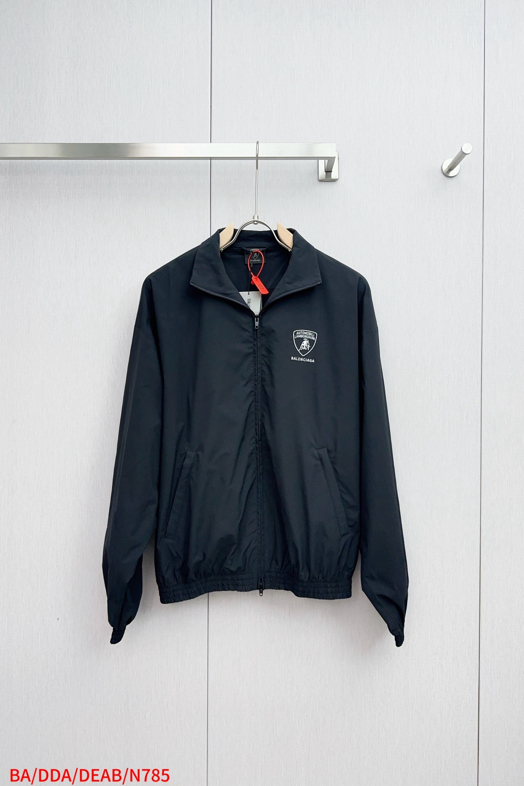 Balenciaga Paris Family Exclusive Spring & Autumn Jackets: Luxurious, Functional, Uncompromising Quality - 图片 1