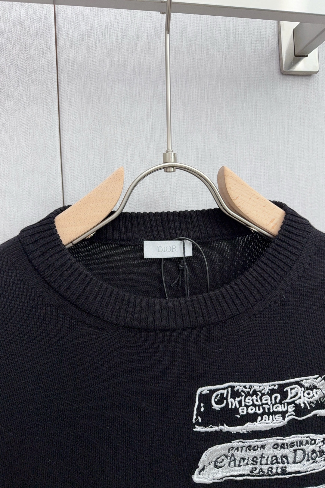 Dior CD Archive Embroidered Sweaters: Luxurious Wool-Cotton Blend, Intricate Embroidery, Timeless Elegance - 图片 4