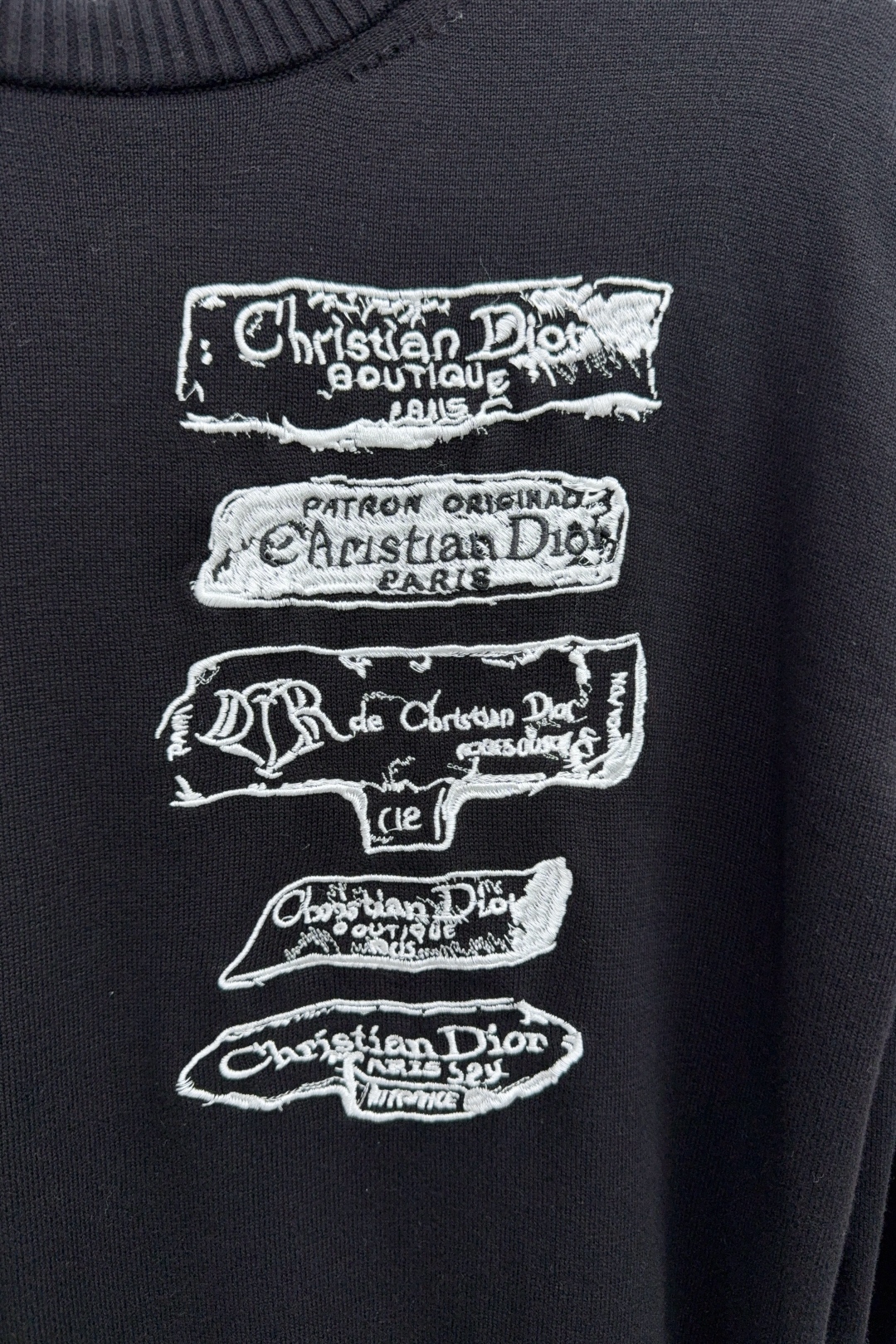 Dior CD Archive Embroidered Sweaters: Luxurious Wool-Cotton Blend, Intricate Embroidery, Timeless Elegance - 图片 5