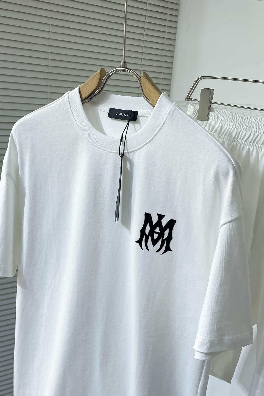 2025 Spring/Summer McQueen Collection: Premium Cotton, Unisex Styles, Tailored Fits, Limited Availability - 图片 4