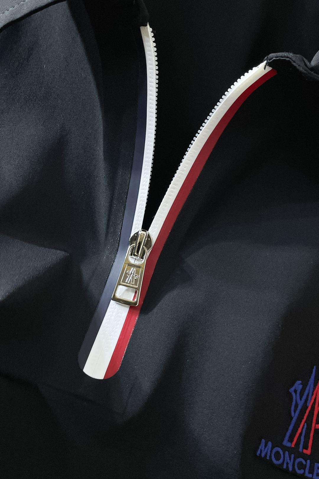 High-End Monochrome Leisure Suit with Unique Design and Top-Level Tailoring - 图片 6