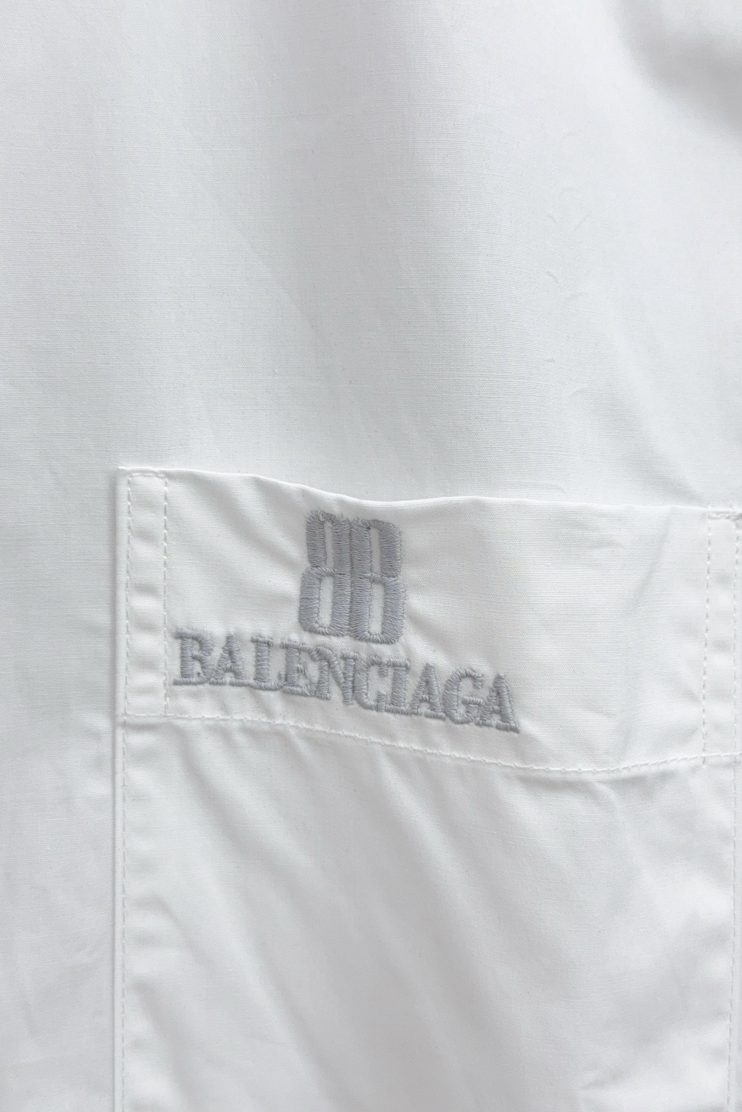 Balenciaga Nano BB Embroidered Shirt with Custom Parisian Button for Sizes 34-40 - 图片 7