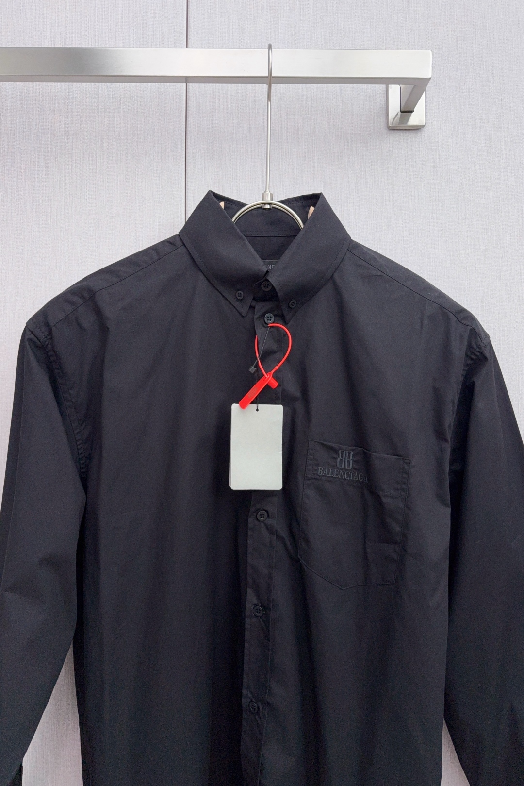 “Balenciaga Nano BB Embroidered Shirt with Custom Paris Shell Button” - 图片 3