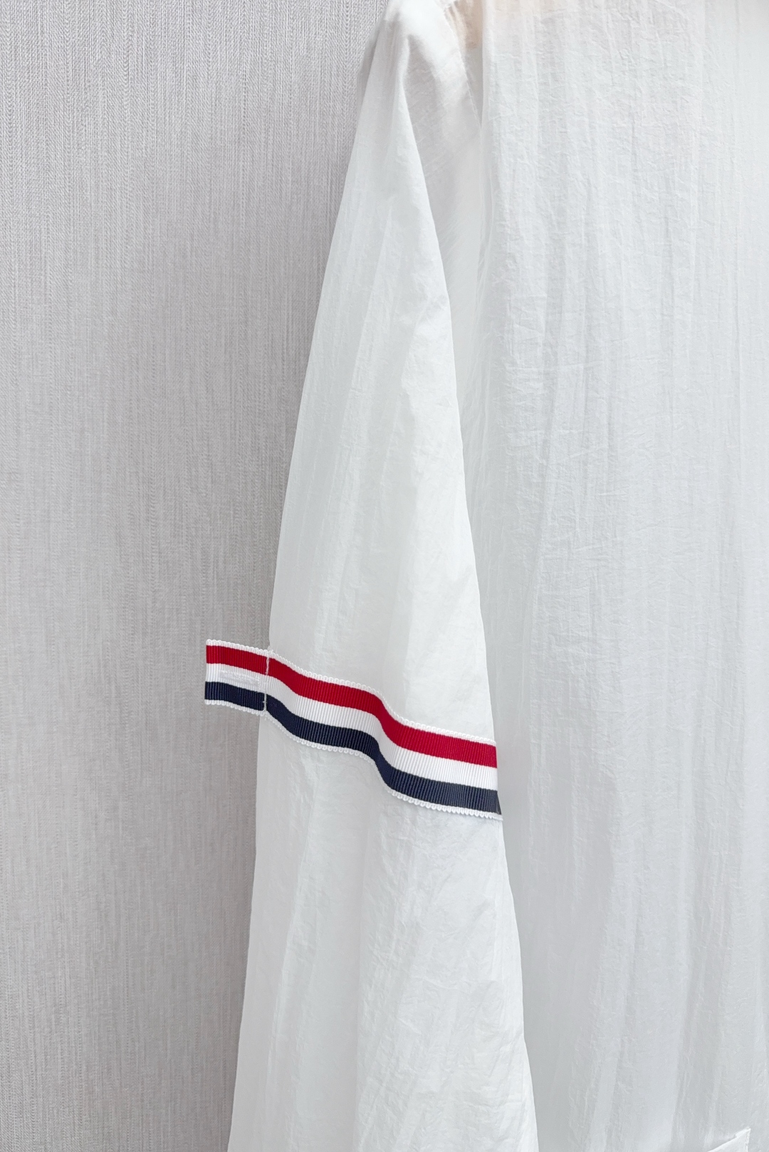 THOM BROWNE TB Sunscreen Jacket: High-Quality, UV-Protective Fabric in Four Colors - 图片 6