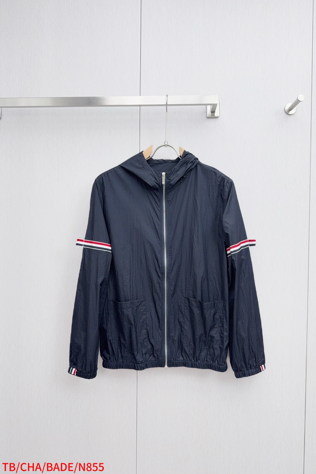 THOM BROWNE TB Sunscreen Jacket: High-Quality, UV-Protective Fabric, Unisex Design - 图片 1