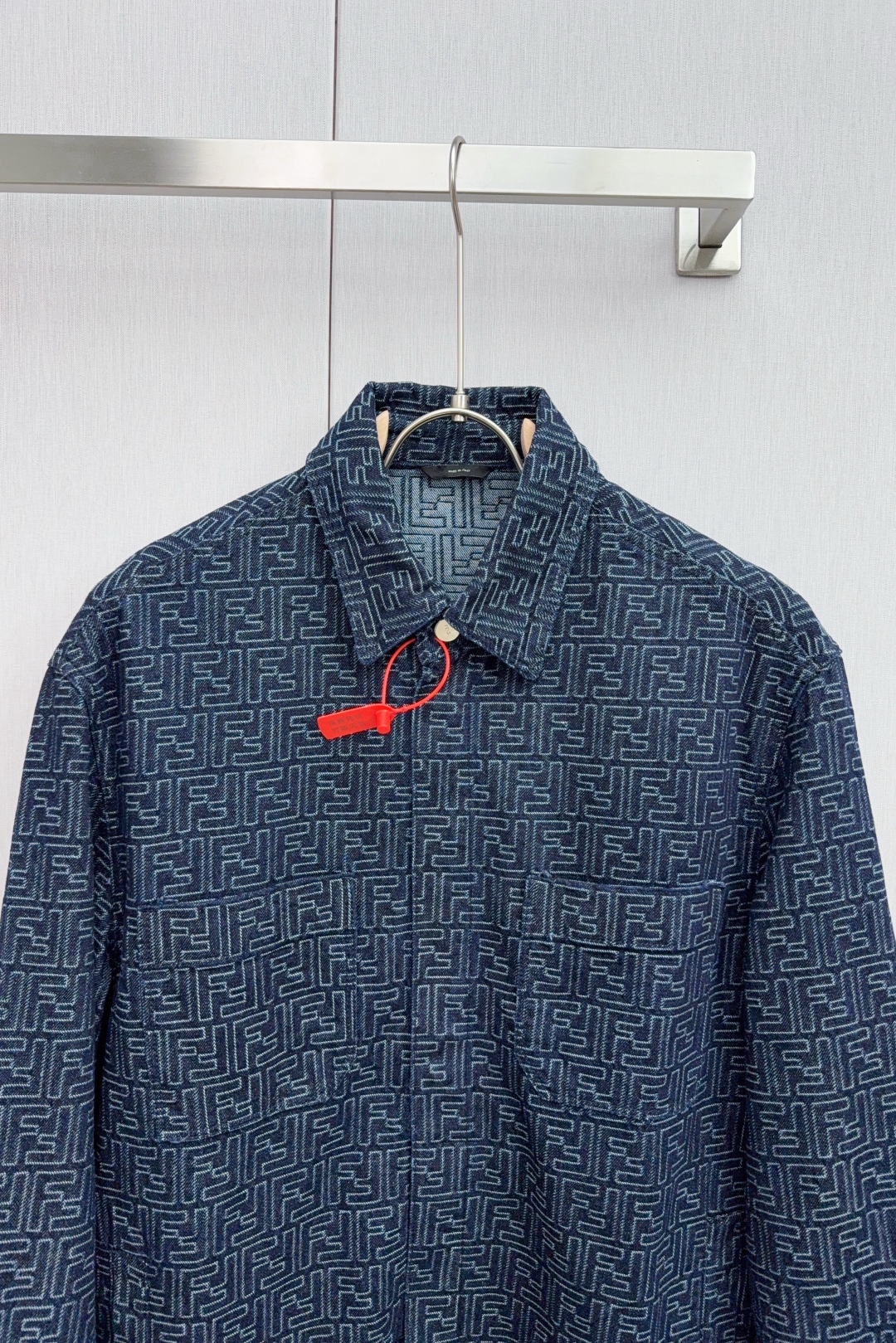 Fendi FF Cowboy Jacket: Luxurious Customization with Laser-Cut Details - 图片 3