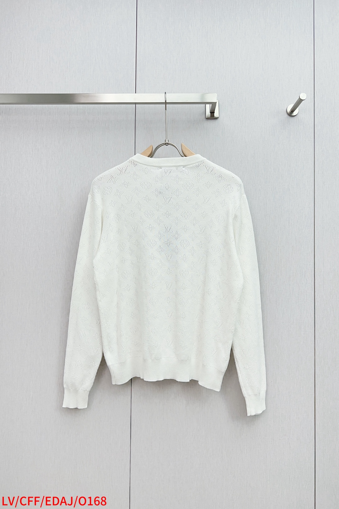 “LV 25SS Long-Sleeve Sweaters: High-Quality Cotton Knitwear with Unique Tailoring” - 图片 2