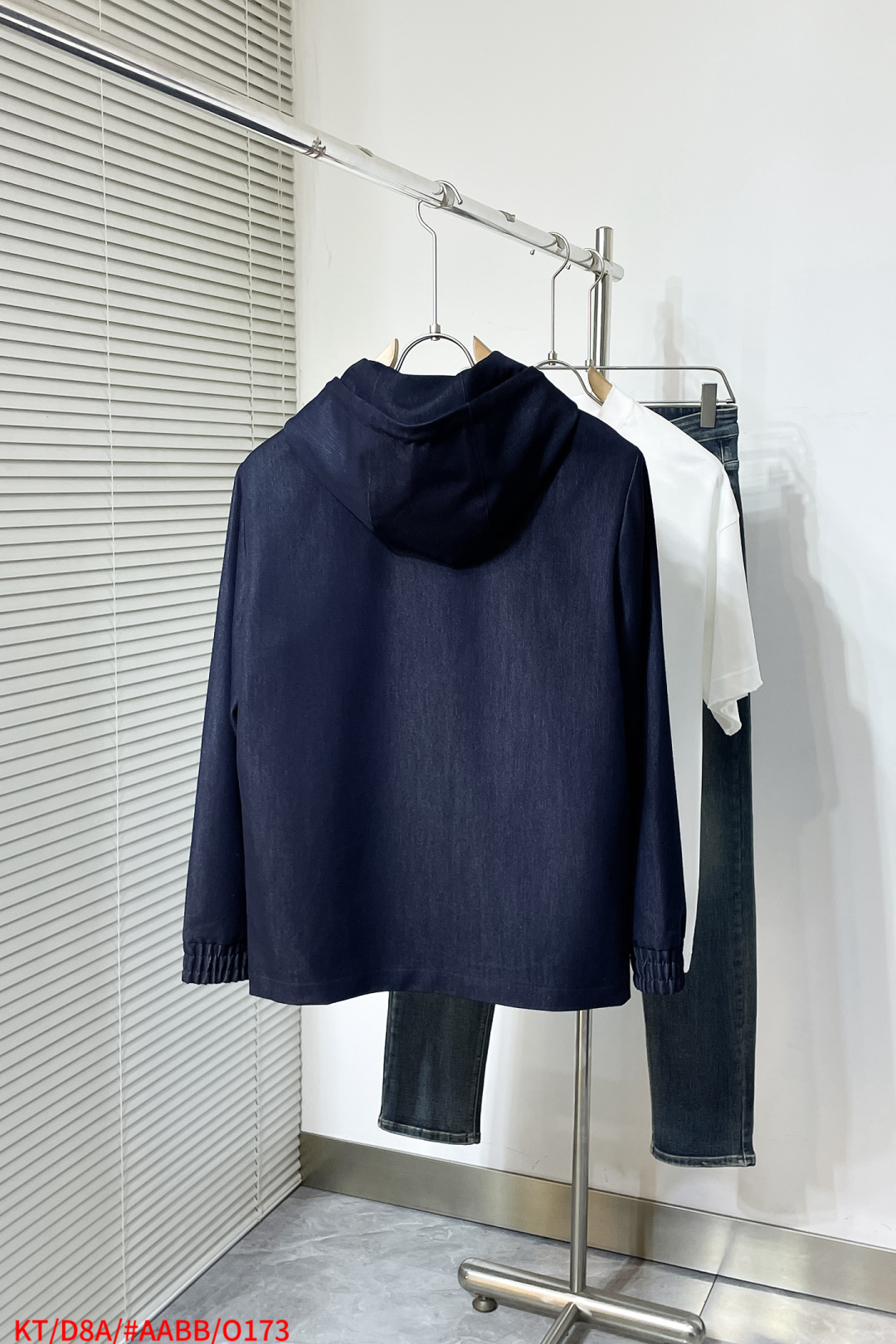 Kiton Cowboy Jacket: The King of Quality and Style in Dark Blue - 图片 3