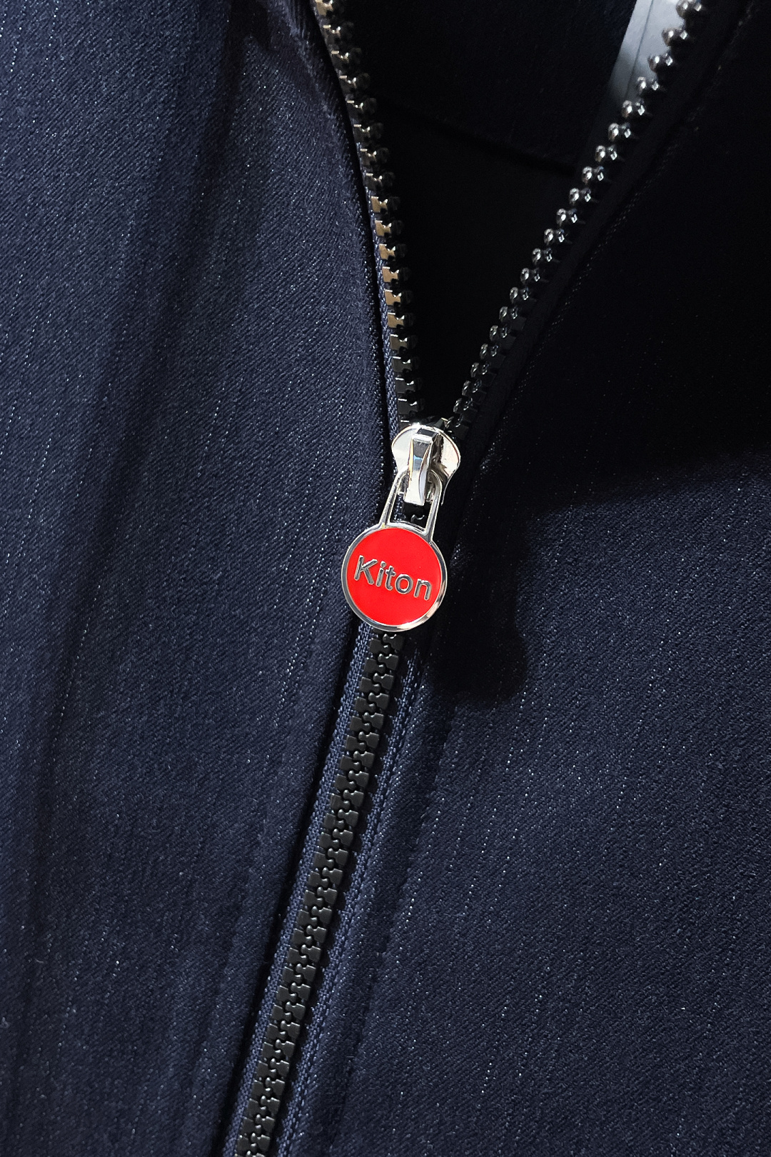 Kiton Cowboy Jacket: The King of Quality and Style in Dark Blue - 图片 5