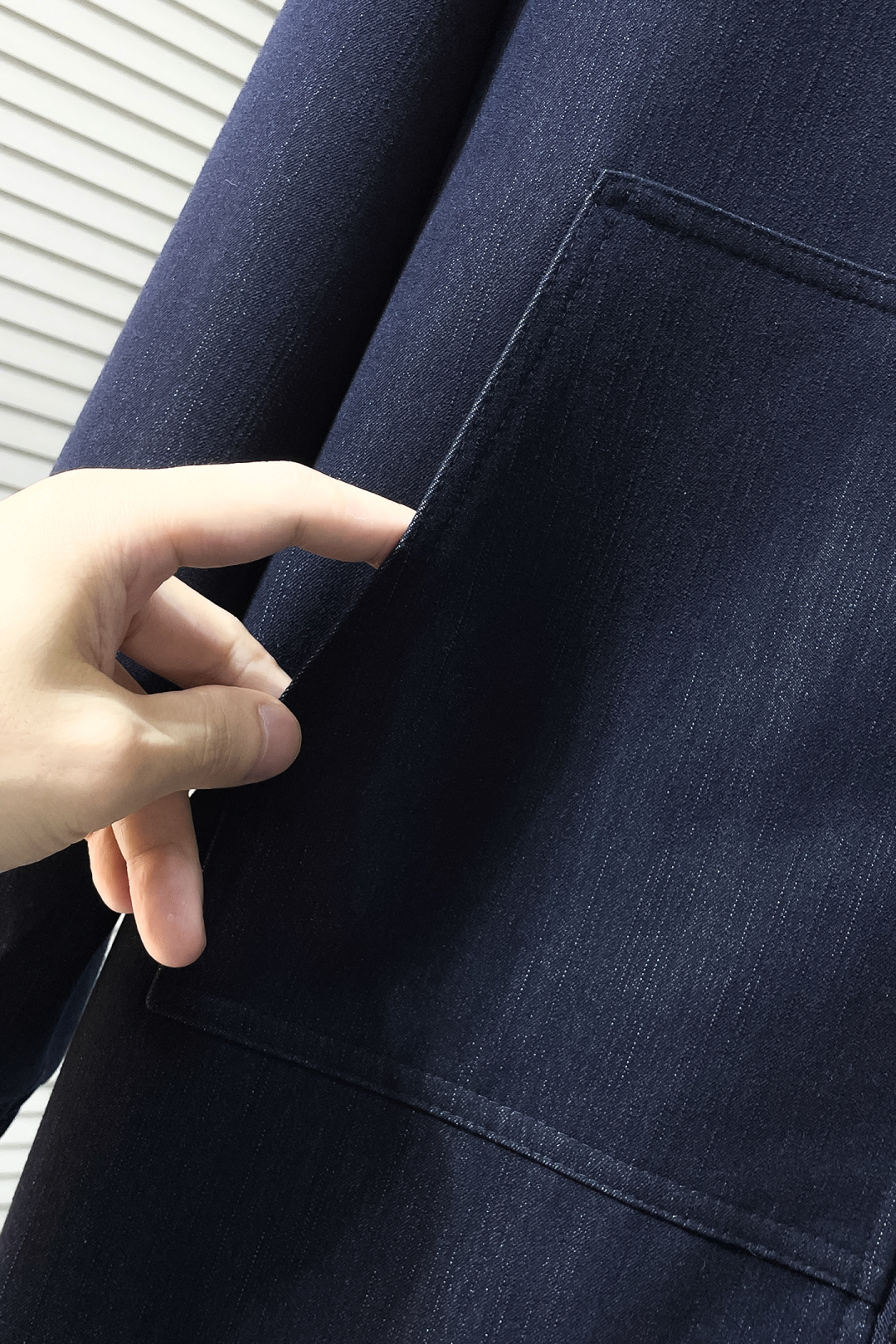 Kiton Cowboy Jacket: The King of Quality and Style in Dark Blue - 图片 8