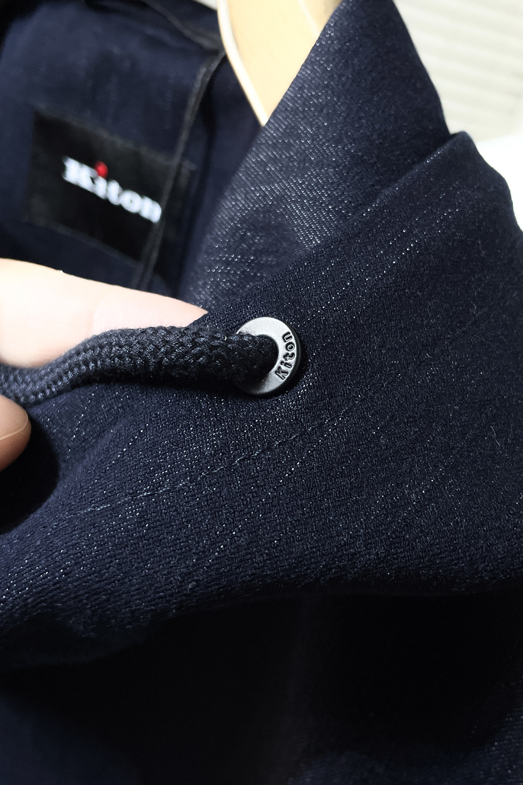 Kiton Cowboy Jacket: The King of Quality and Style in Dark Blue - 图片 6