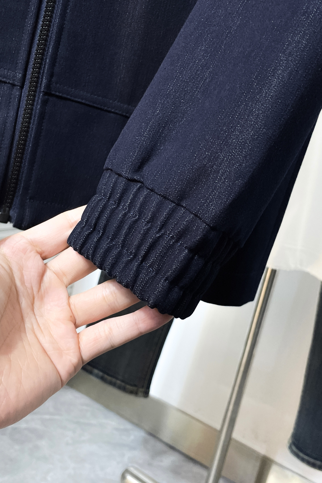 Kiton Cowboy Jacket: The King of Quality and Style in Dark Blue - 图片 9