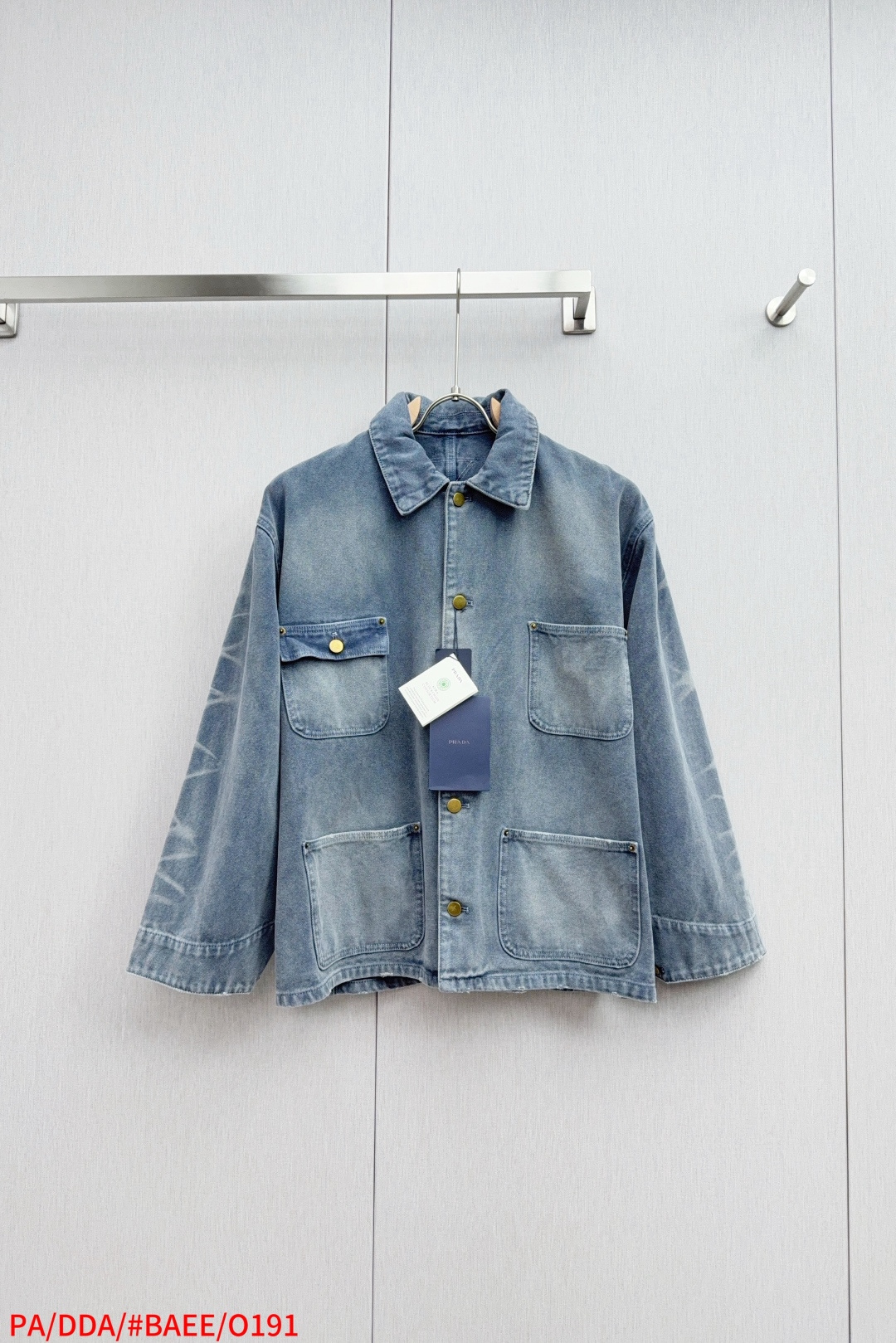 Prada 25FW Ice Blue Bag Jacket: Functional Luxury with Imperfect Sublime Concept - 图片 1