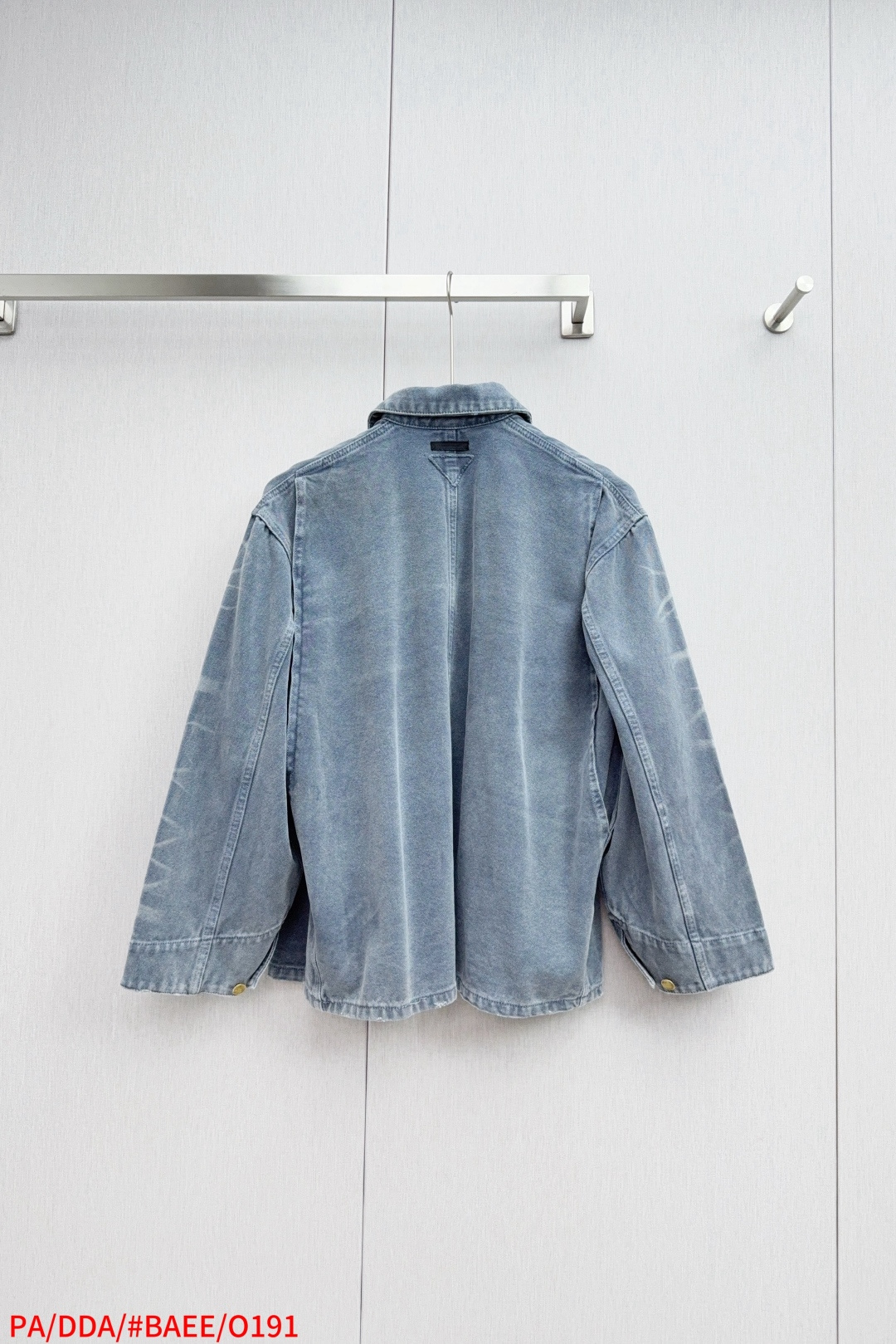 Prada 25FW Ice Blue Bag Jacket: Functional Luxury with Imperfect Sublime Concept - 图片 2