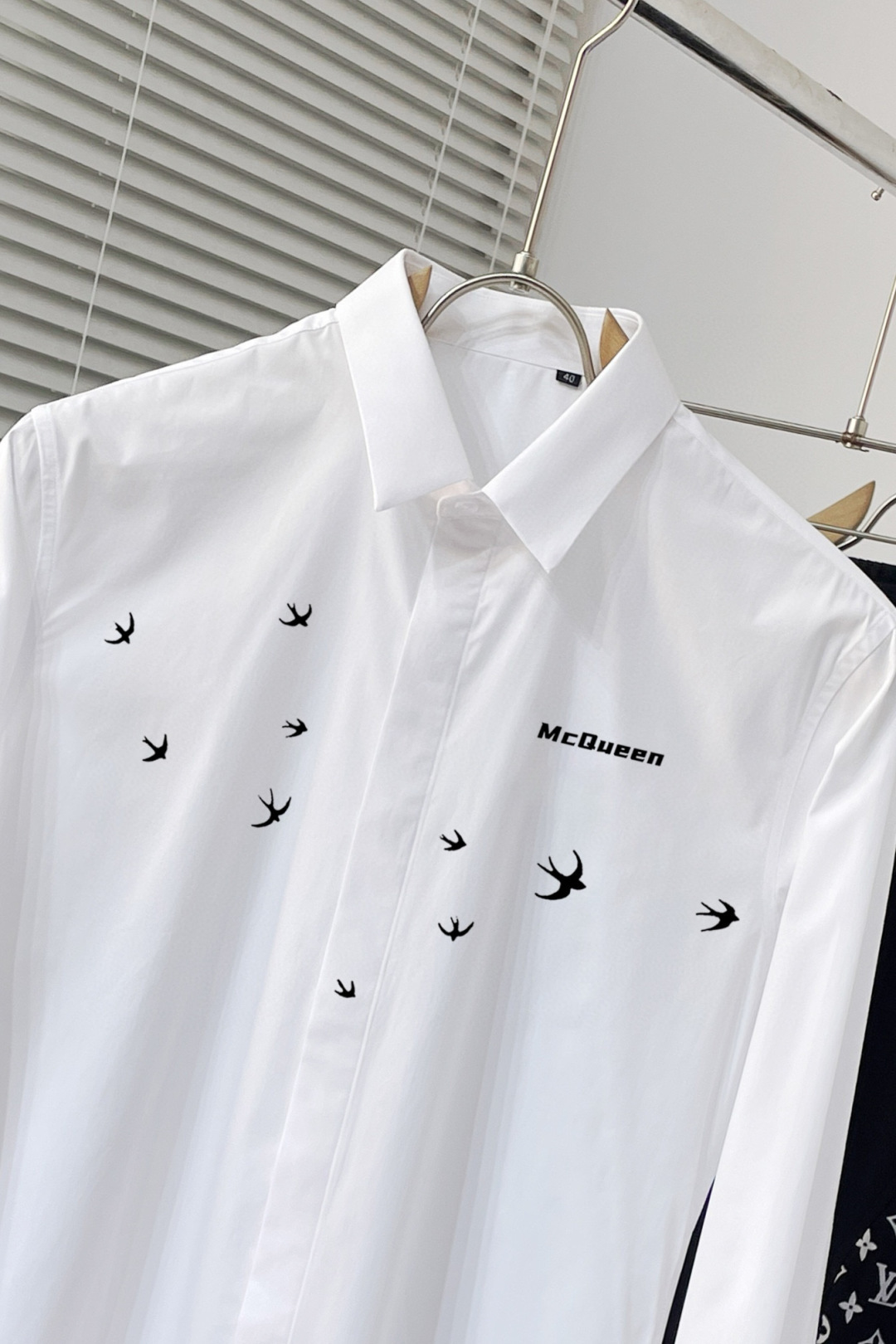 “McQueen’s Sync Fashion: High-Grade Long-Sleeved Shirts with Original Technology Fabrics” - 图片 4