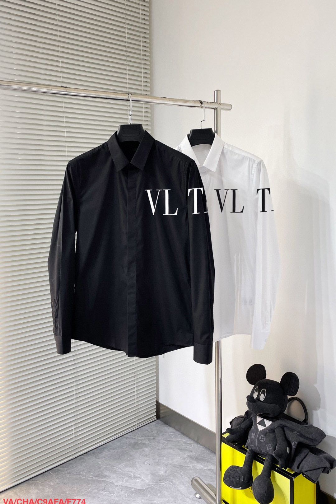 Valentino Long-Sleeved Shirt: High-Grade Fashion with Original Technology Fabrics - 图片 9