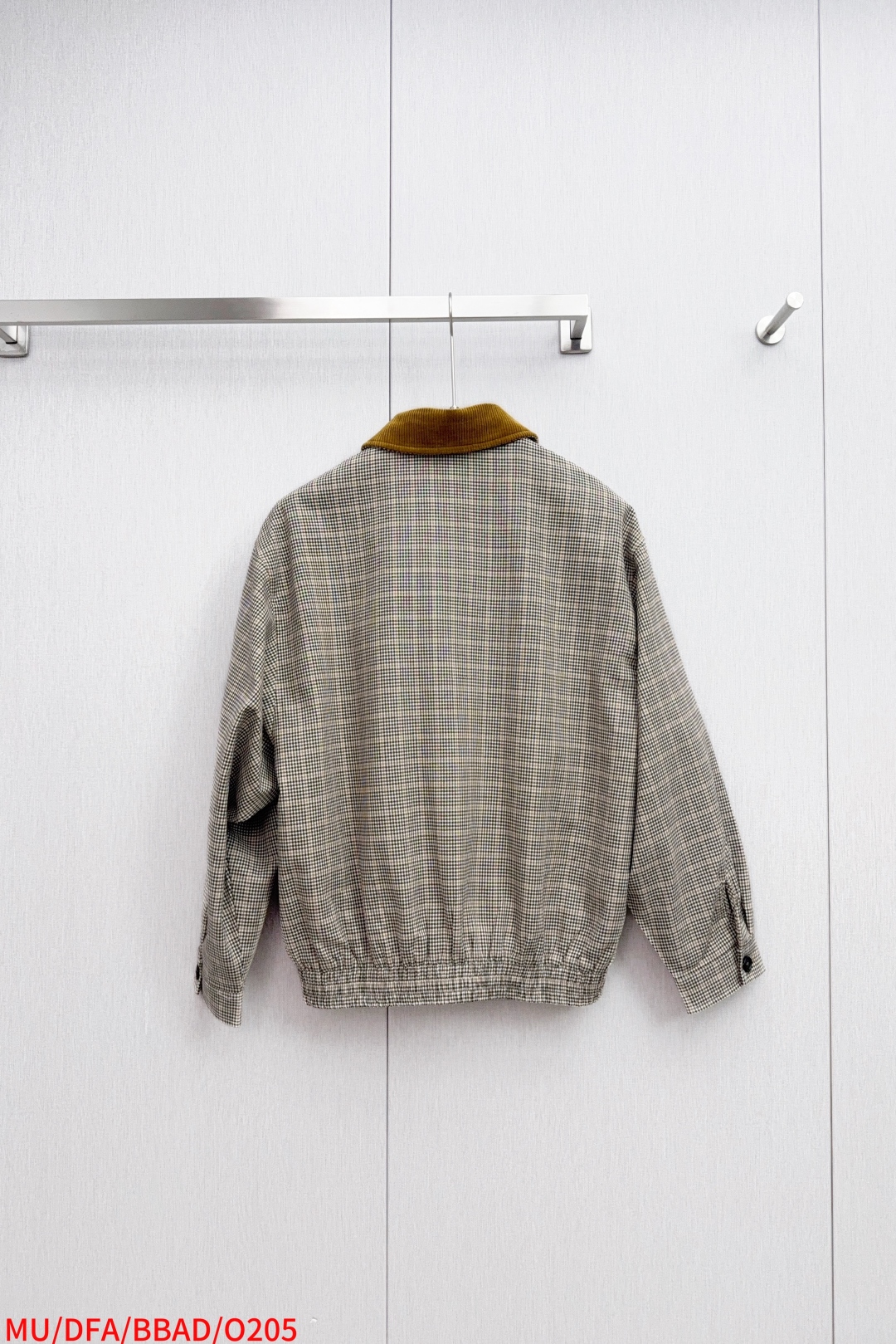 Miu Miu’s New Jackets: Typical Male Elements with a Fashionable Twist - 图片 2