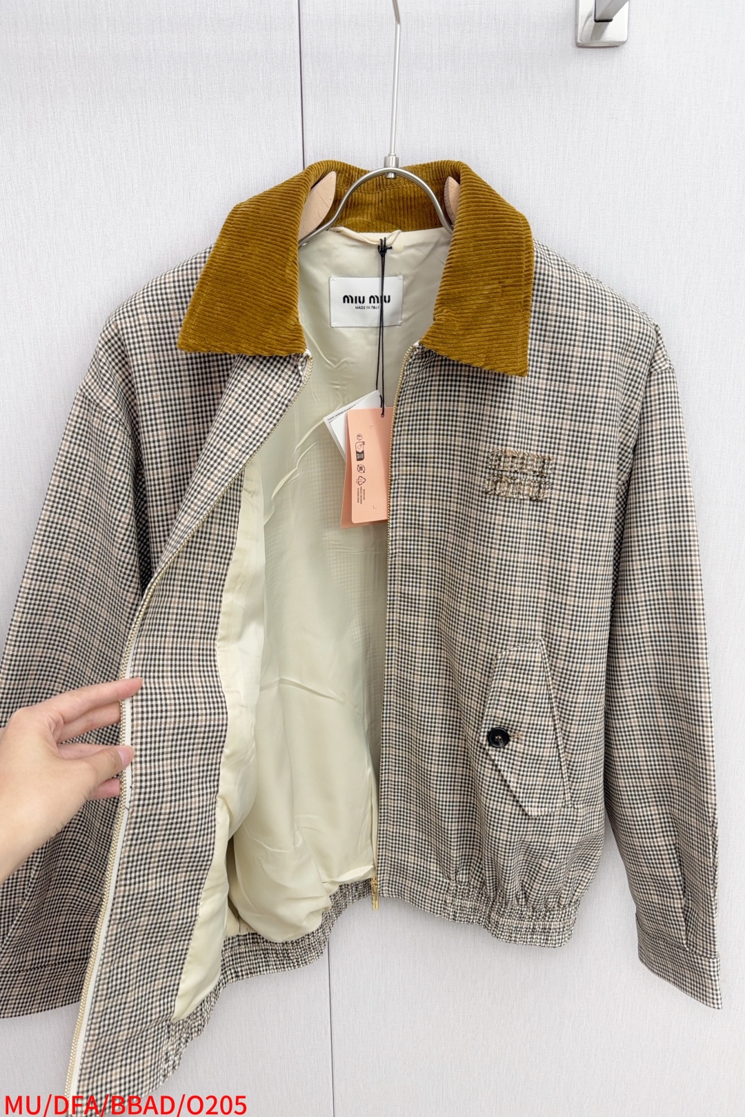 Miu Miu’s New Jackets: Typical Male Elements with a Fashionable Twist - 图片 9
