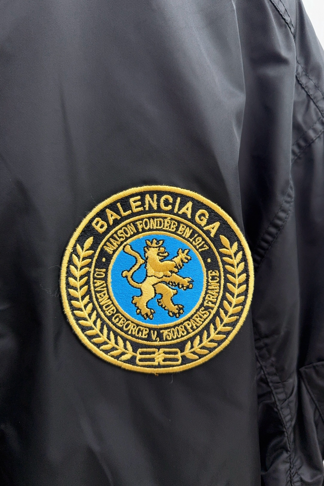 Balenciaga 2025 FW Bomber Flight Jacket with Zilong Embroidery and Leather Details - 图片 4