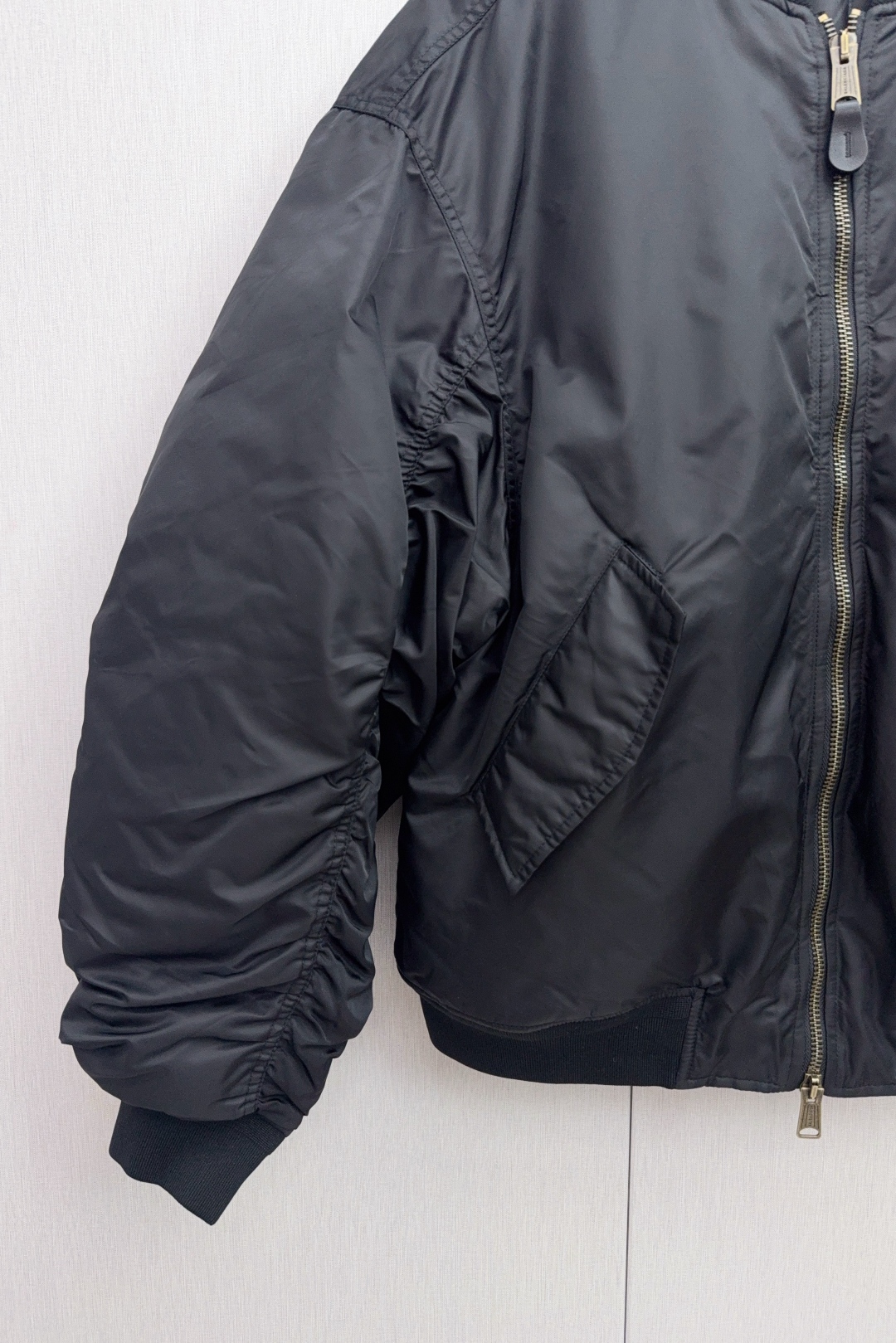 Balenciaga 2025 FW Bomber Flight Jacket with Zilong Embroidery and Leather Details - 图片 6